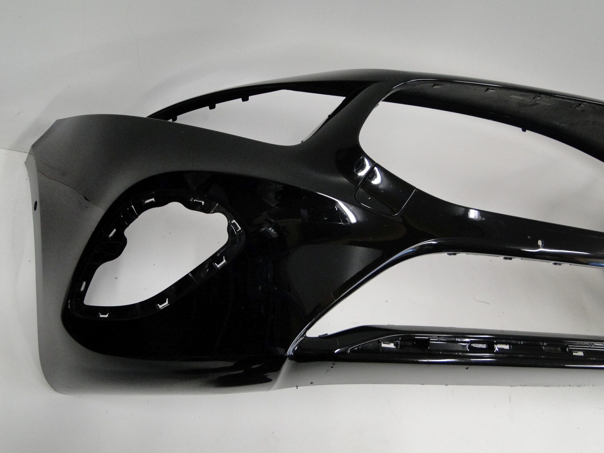 MERCEDES ZDERZAK PRZEDNI NA CZUJNIKI PTS LISTWĘ CZARNY CLA 118 C118 X118 W118 PRZED LIFTEM - obrazek 3