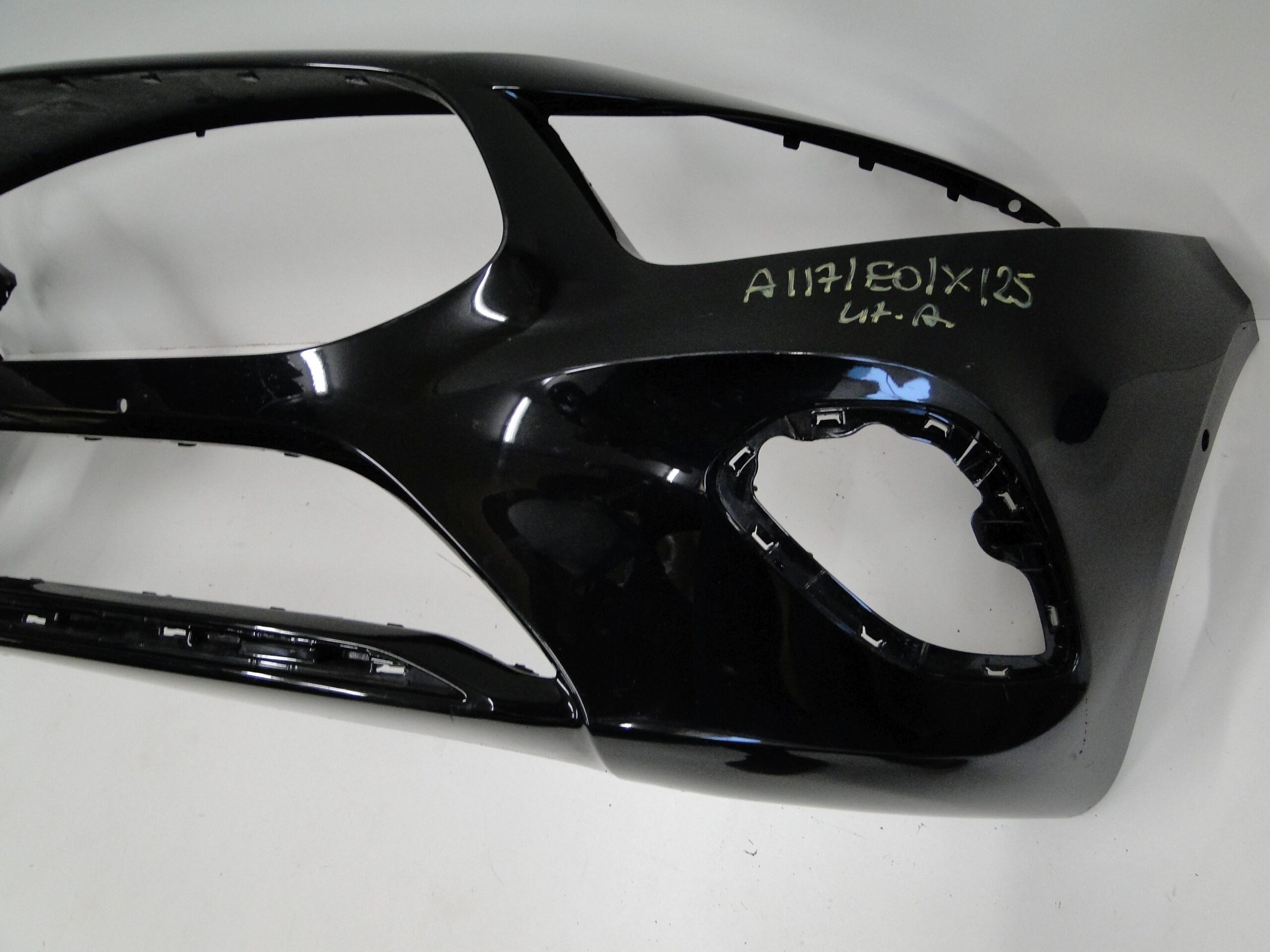 MERCEDES ZDERZAK PRZEDNI NA CZUJNIKI PTS LISTWĘ CZARNY CLA 118 C118 X118 W118 PRZED LIFTEM - obrazek 5