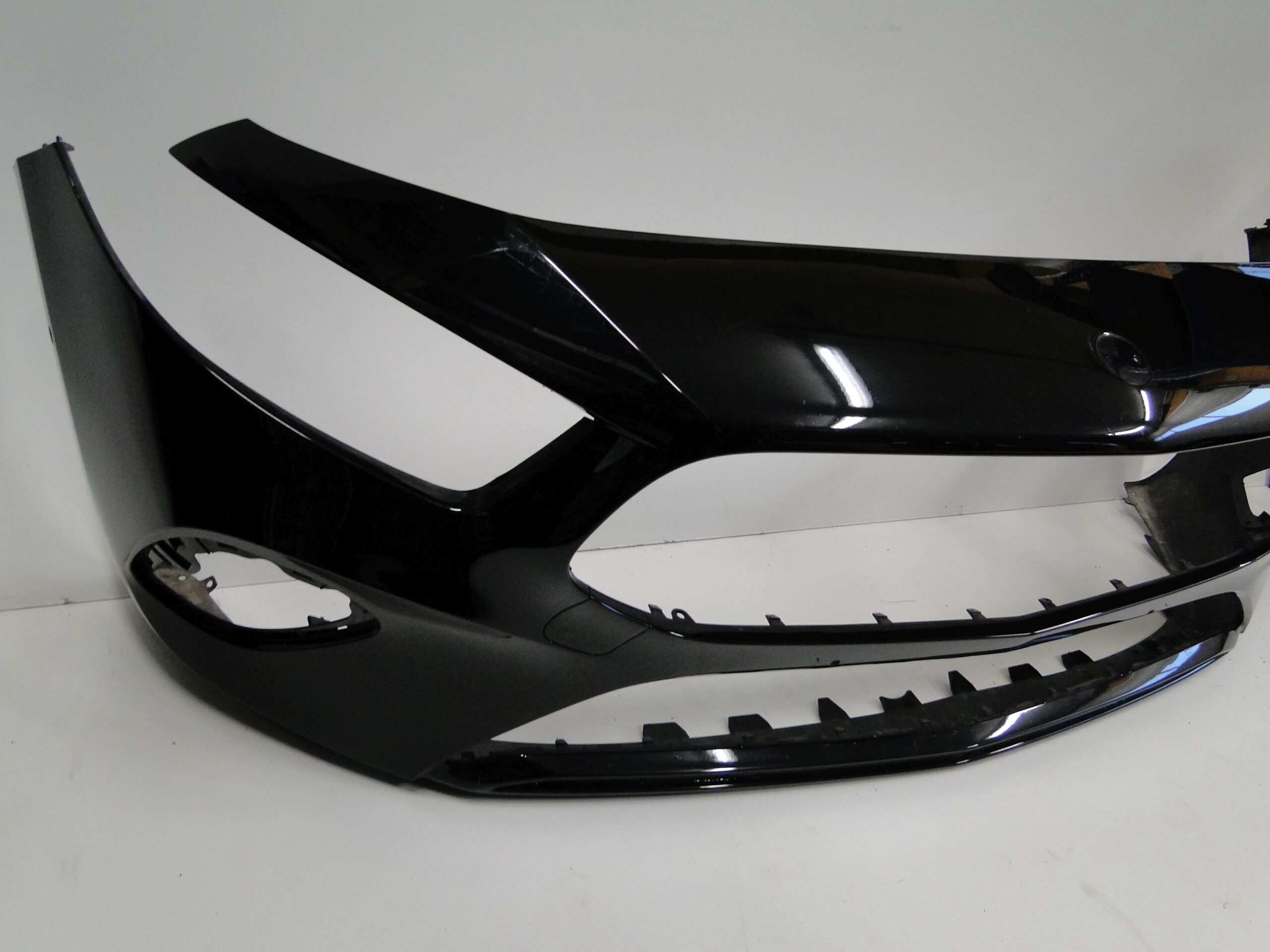 MERCEDES ZDERZAK PRZEDNI NA CZUJNIKI PTS LISTWĘ CZARNY CLA 118 C118 X118 W118 PRZED LIFTEM - obrazek 8