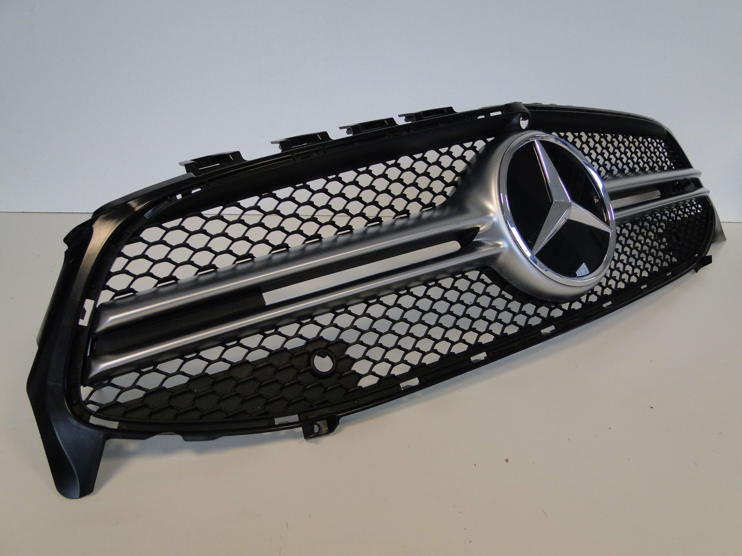 MERCEDES GRILL ATRAPA 35 AMG KAMERA CLA 118 W118 C118 X118 PRZED LIFTEM - obrazek 3