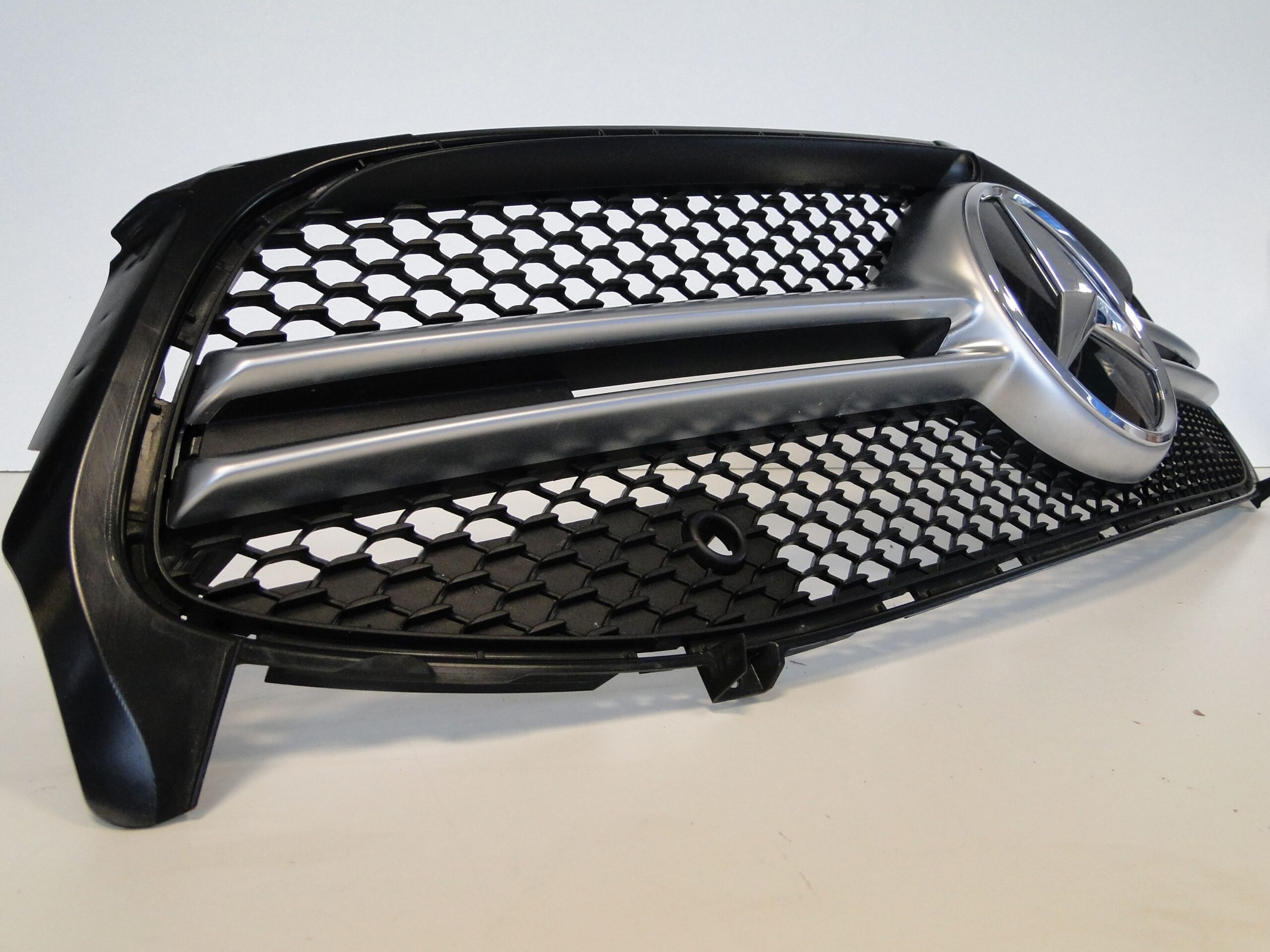 MERCEDES GRILL ATRAPA 35 AMG KAMERA CLA 118 W118 C118 X118 PRZED LIFTEM - obrazek 2