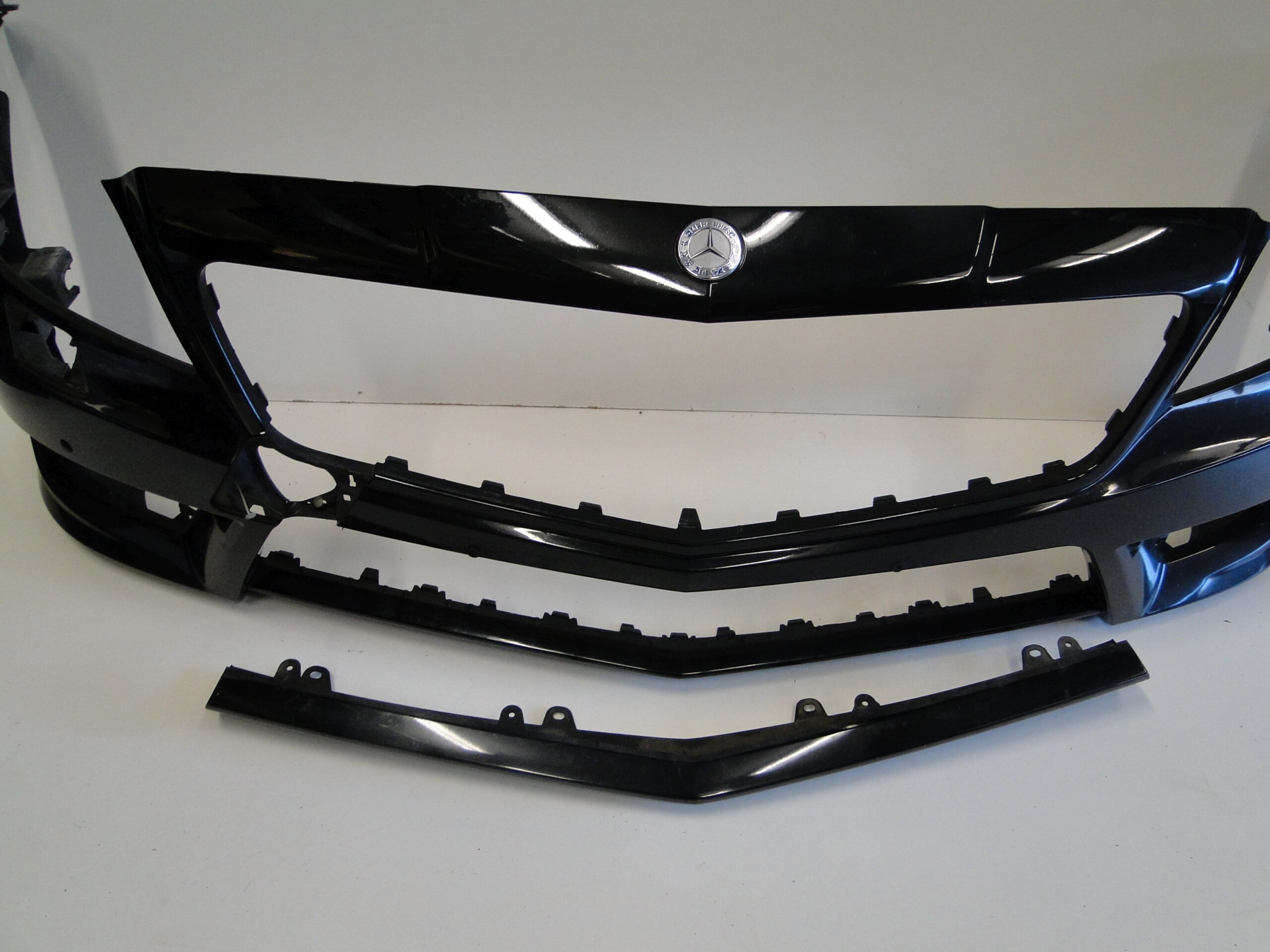 MERCEDES LISTWA DOLNA W ZDERZAK PRZEDNI 63 AMG CLS 218 C218 X218 W218 PRZED LIFTEM - obrazek 9