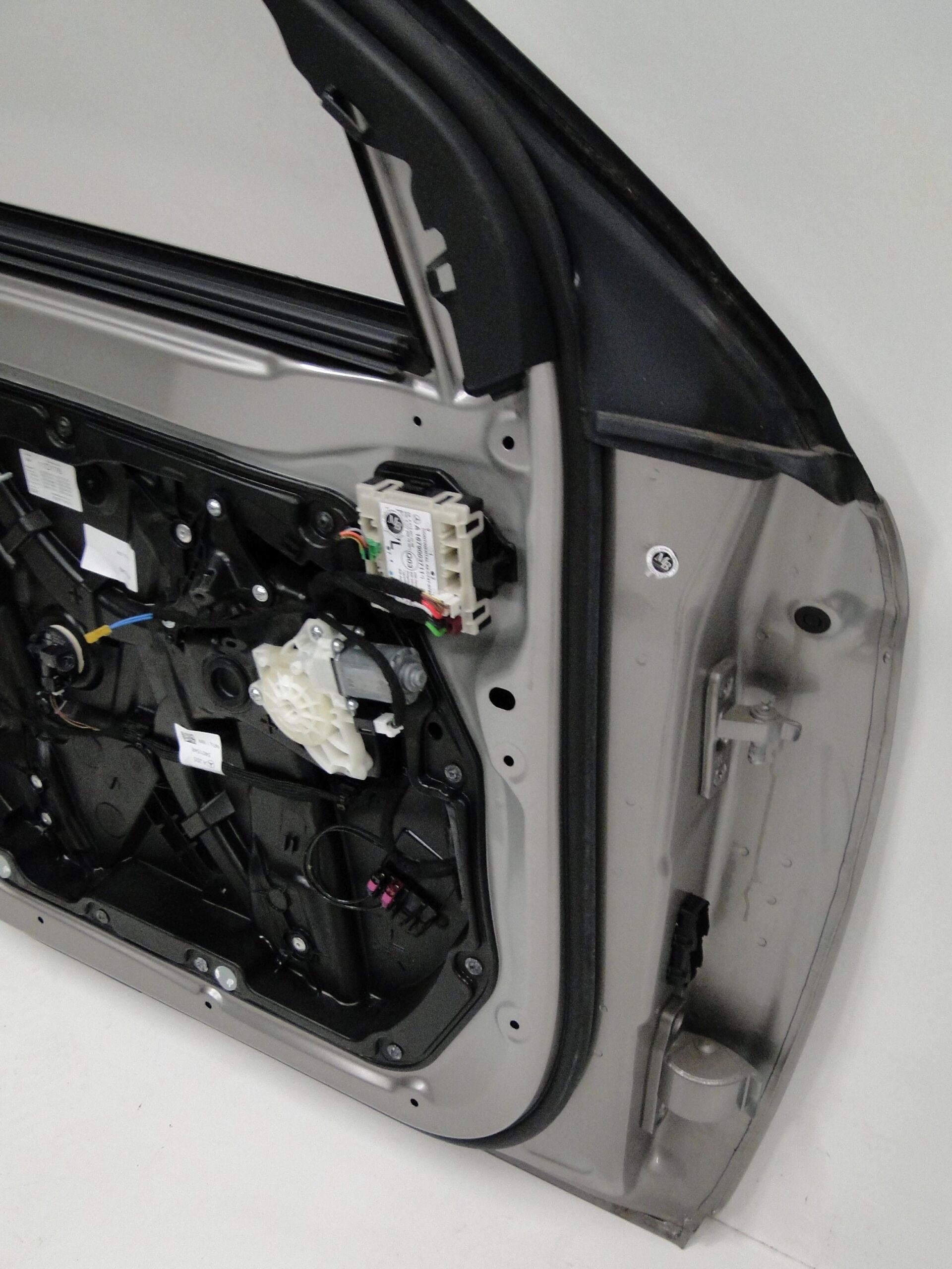 MERCEDES DRZWI LEWE PRZEDNIE SREBRNE 859 LEWY PRZÓD GLC 253 X253 SUV - obrazek 18