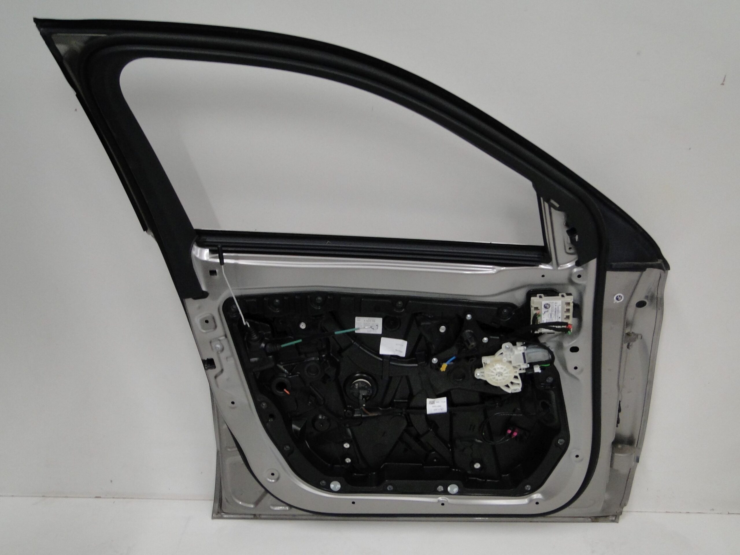 MERCEDES DRZWI LEWE PRZEDNIE SREBRNE 859 LEWY PRZÓD GLC 253 X253 SUV - obrazek 19