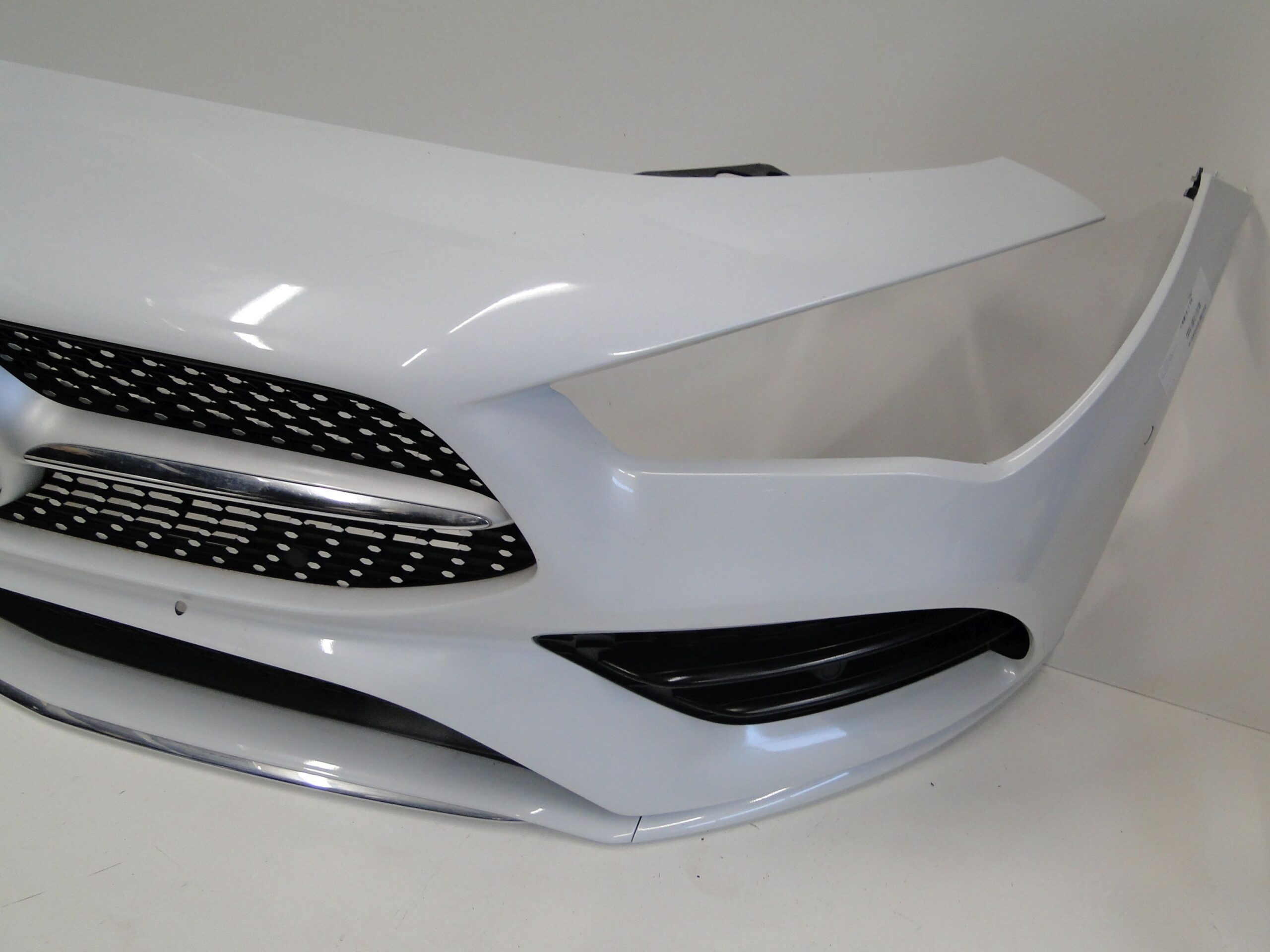 MERCEDES ZDERZAK PRZEDNI AMG PTS BIAŁY 144 CLA 118 W118 C118 X118 PRZED LIFTEM - obrazek 5