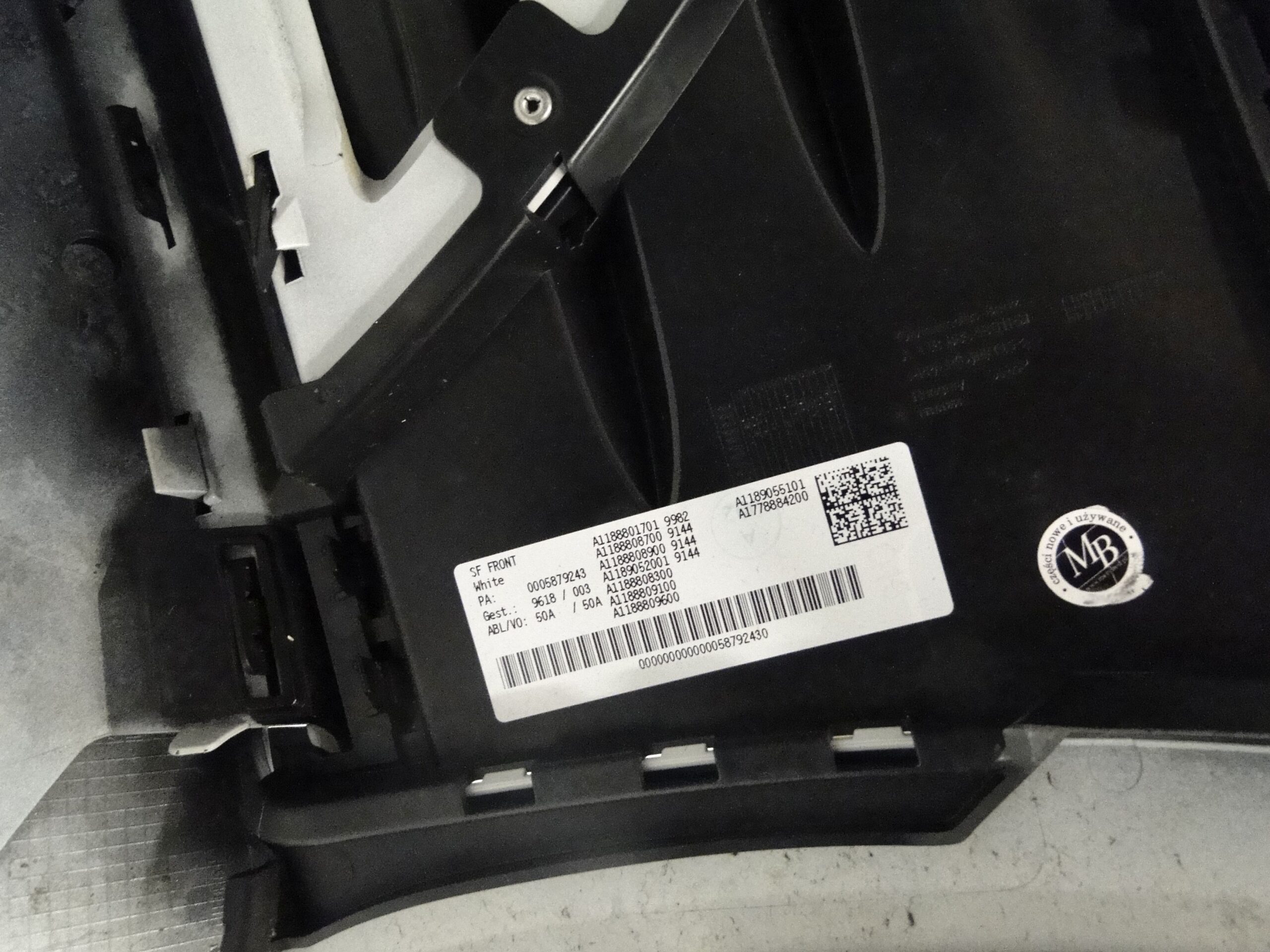 MERCEDES ZDERZAK PRZEDNI AMG PTS BIAŁY 144 CLA 118 W118 C118 X118 PRZED LIFTEM - obrazek 15