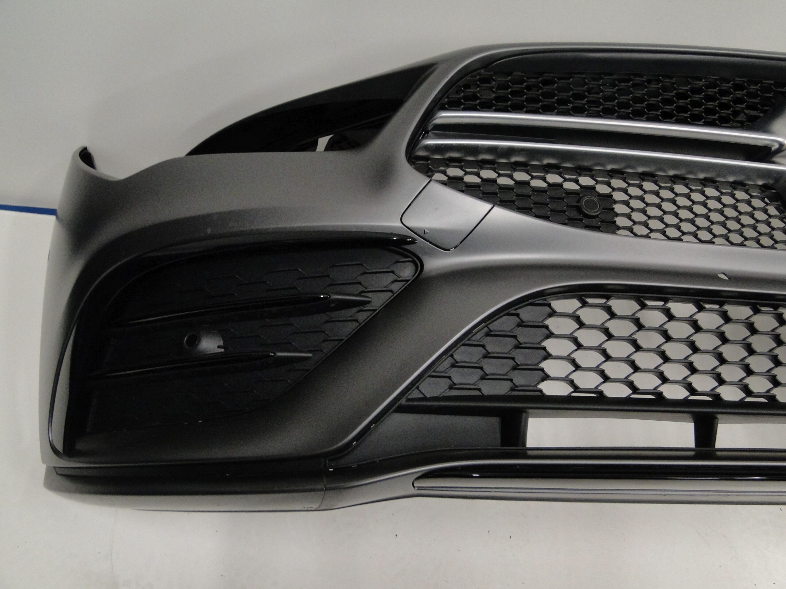 MERCEDES ZDERZAK PRZEDNI AMG PTS SZARY 662 CLA 118 W118 PRZED LIFTEM - obrazek 9