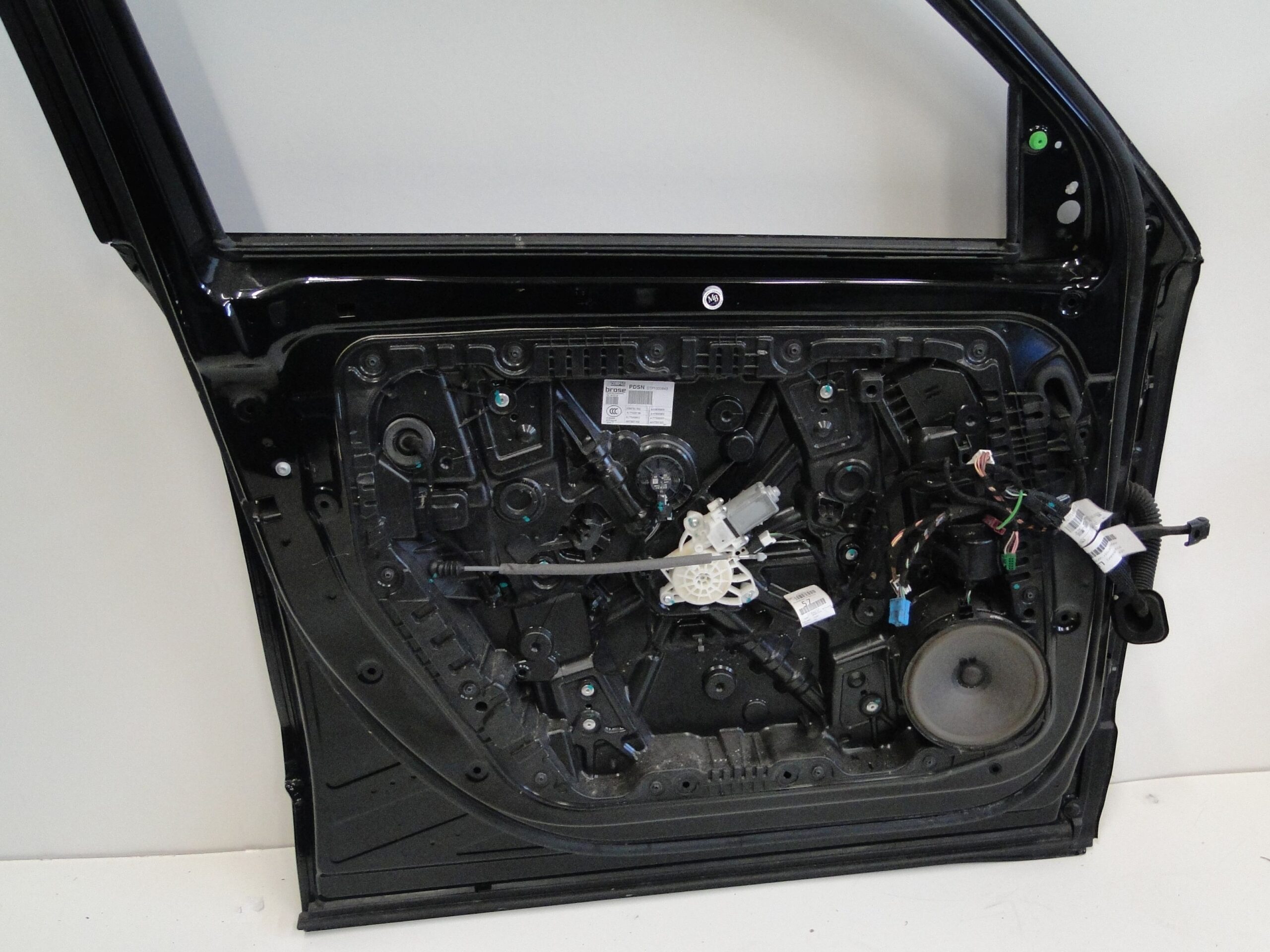 MERCEDES DRZWI PRZEDNIE LEWE CZARNE 191 PRZÓD LEWY GLB 247 X247 - obrazek 11