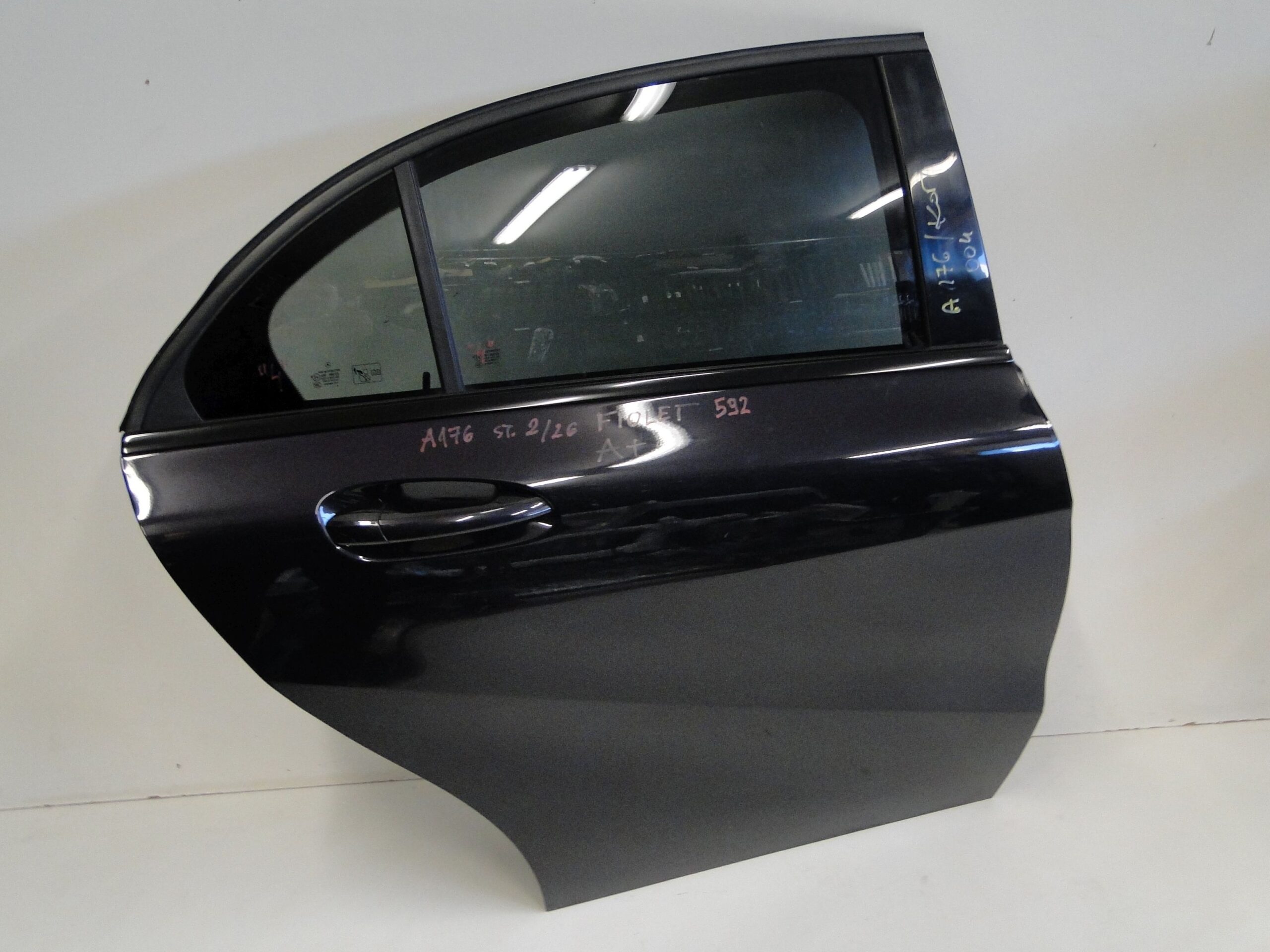 MERCEDES DRZWI TYLNE PRAWE FIOLETOWE 592 TYŁ PRAWY A KLASA 176 W176 - obrazek 7