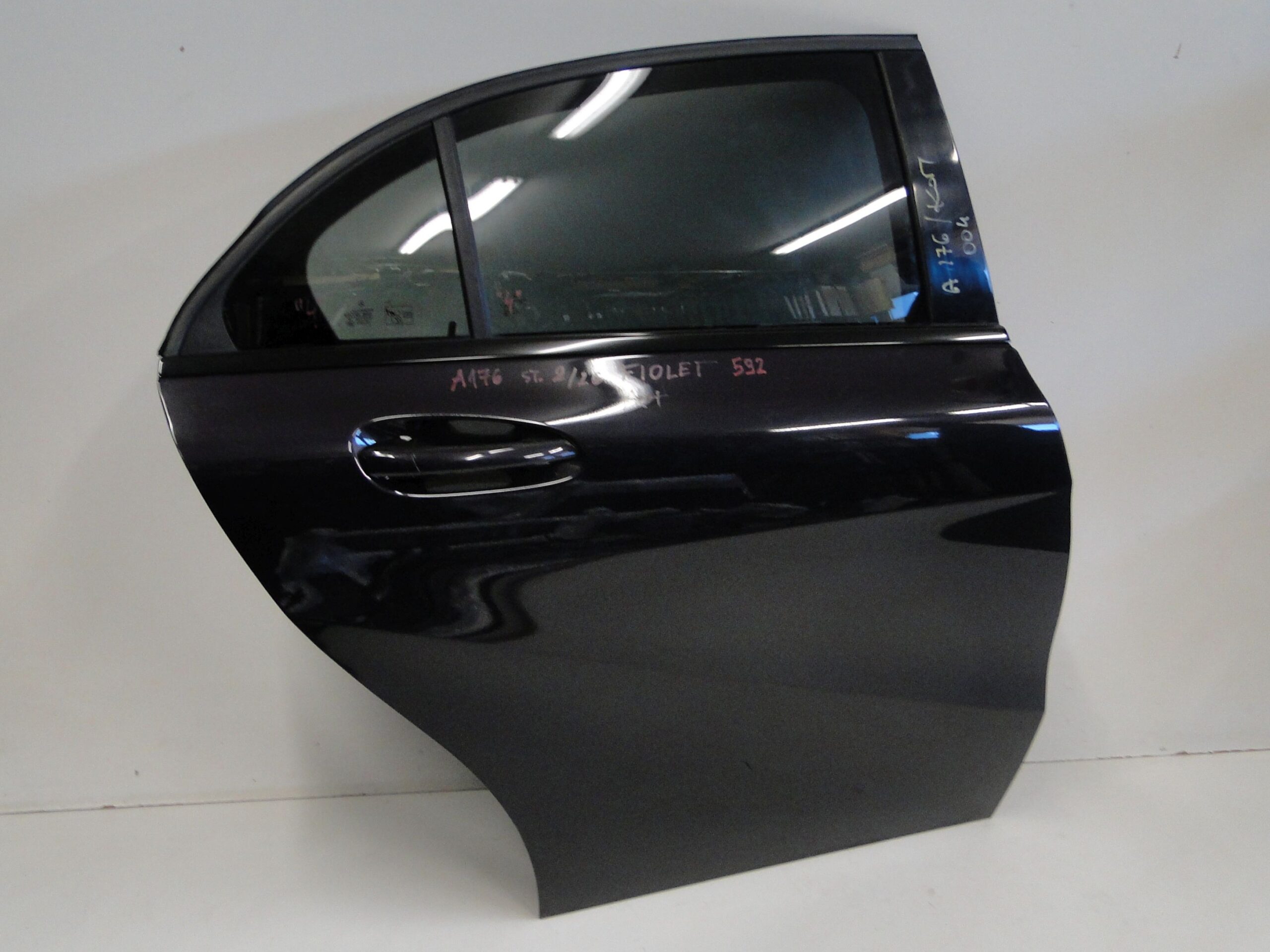 MERCEDES DRZWI TYLNE PRAWE FIOLETOWE 592 TYŁ PRAWY A KLASA 176 W176 - obrazek 8