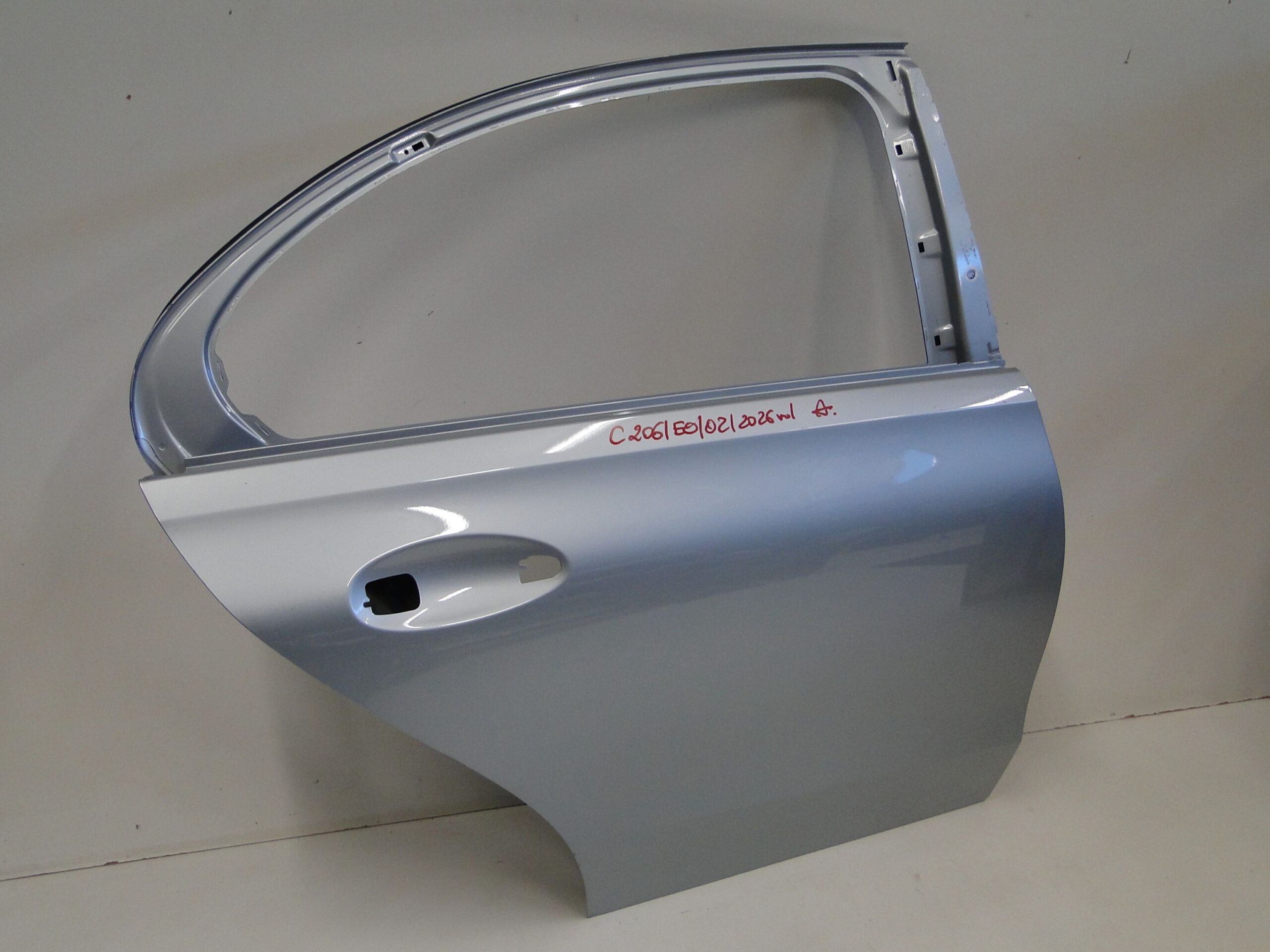 MERCEDES DRZWI TYLNE PRAWE SREBRNE TYŁ PRAWY C KLASA 206 W206 SEDAN - obrazek 4