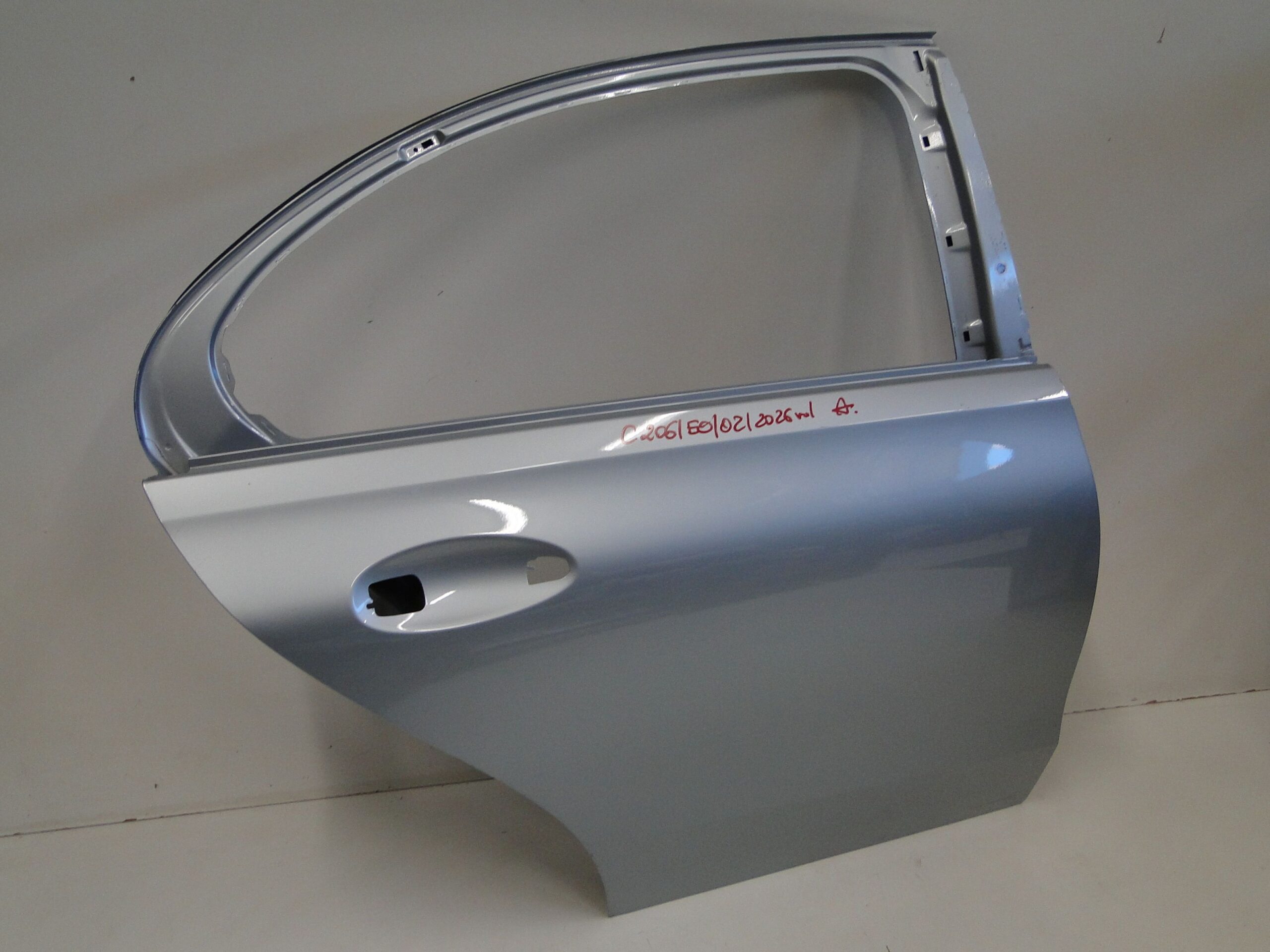 MERCEDES DRZWI TYLNE PRAWE SREBRNE TYŁ PRAWY C KLASA 206 W206 SEDAN - obrazek 7