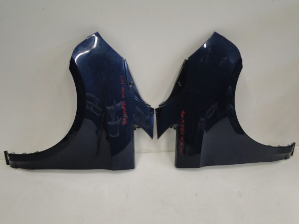 MERCEDES BŁOTNIK PRZEDNI PRAWY AMG NIEBIESKI V KLASA 447 W447 LIFT