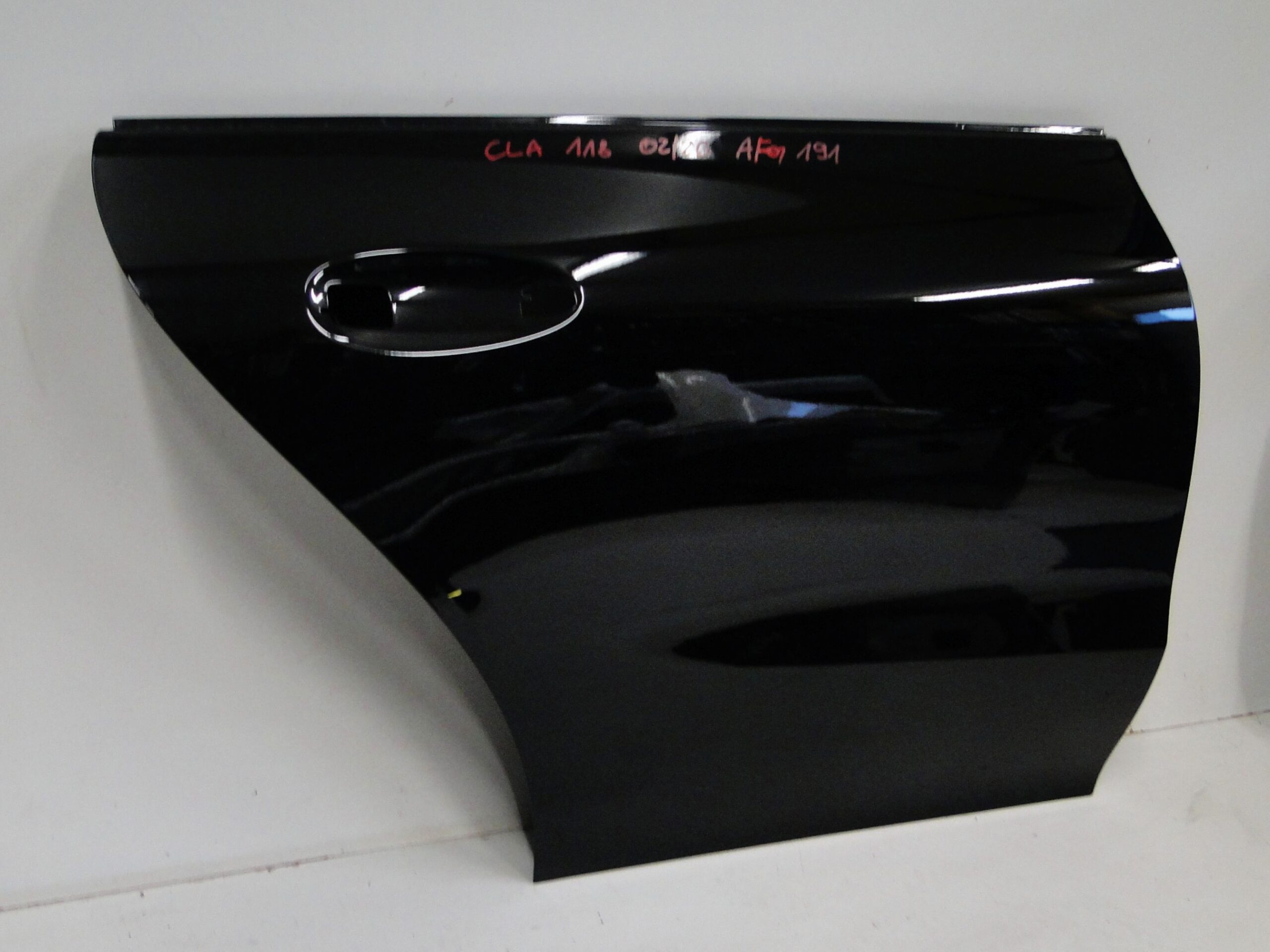 MERCEDES DRZWI TYLNE PRAWE CZARNE 191 TYŁ PRAWY CLA 118 C118 X118 W118 - obrazek 6