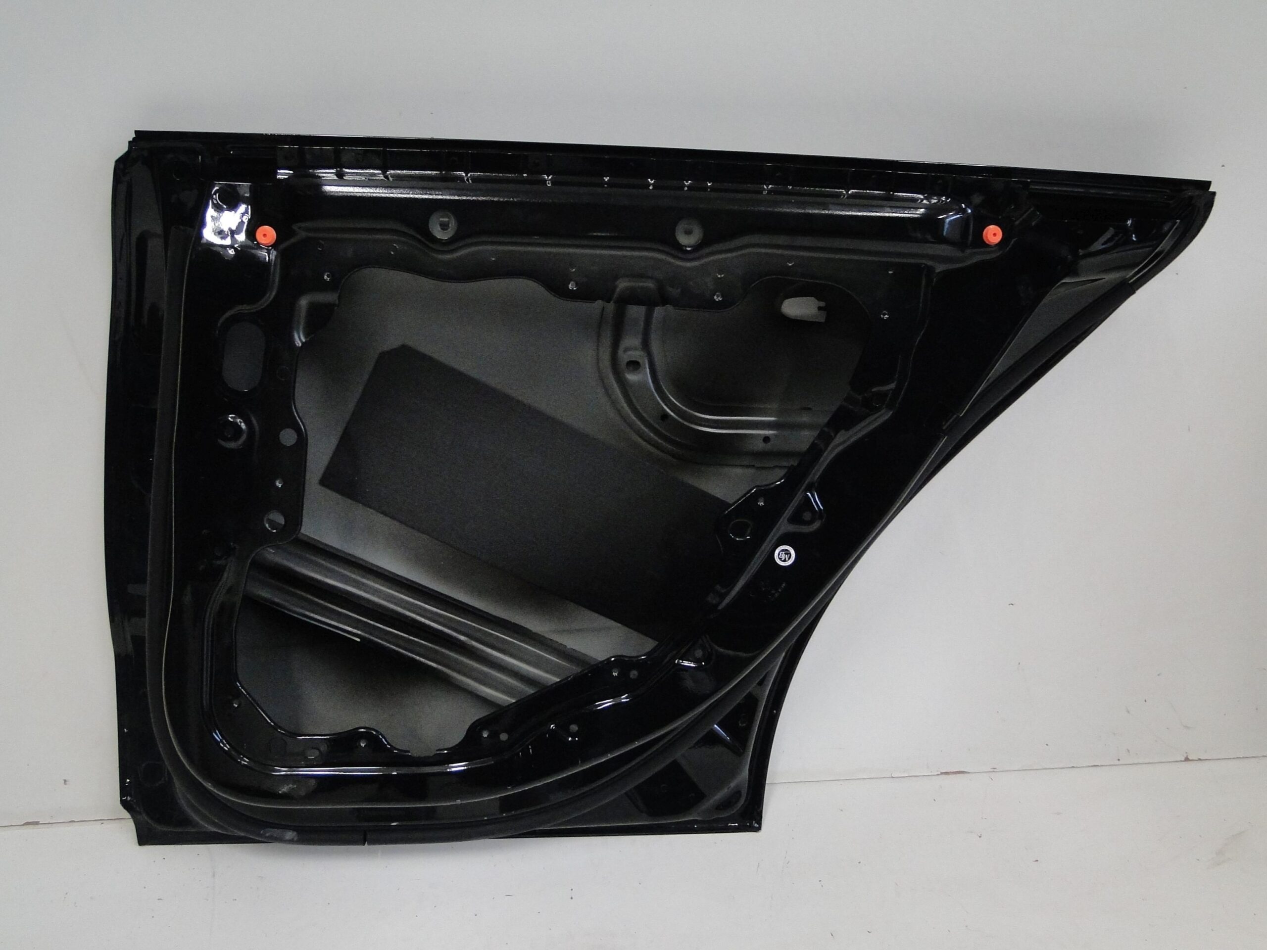 MERCEDES DRZWI TYLNE PRAWE CZARNE 191 TYŁ PRAWY CLA 118 C118 X118 W118 - obrazek 7