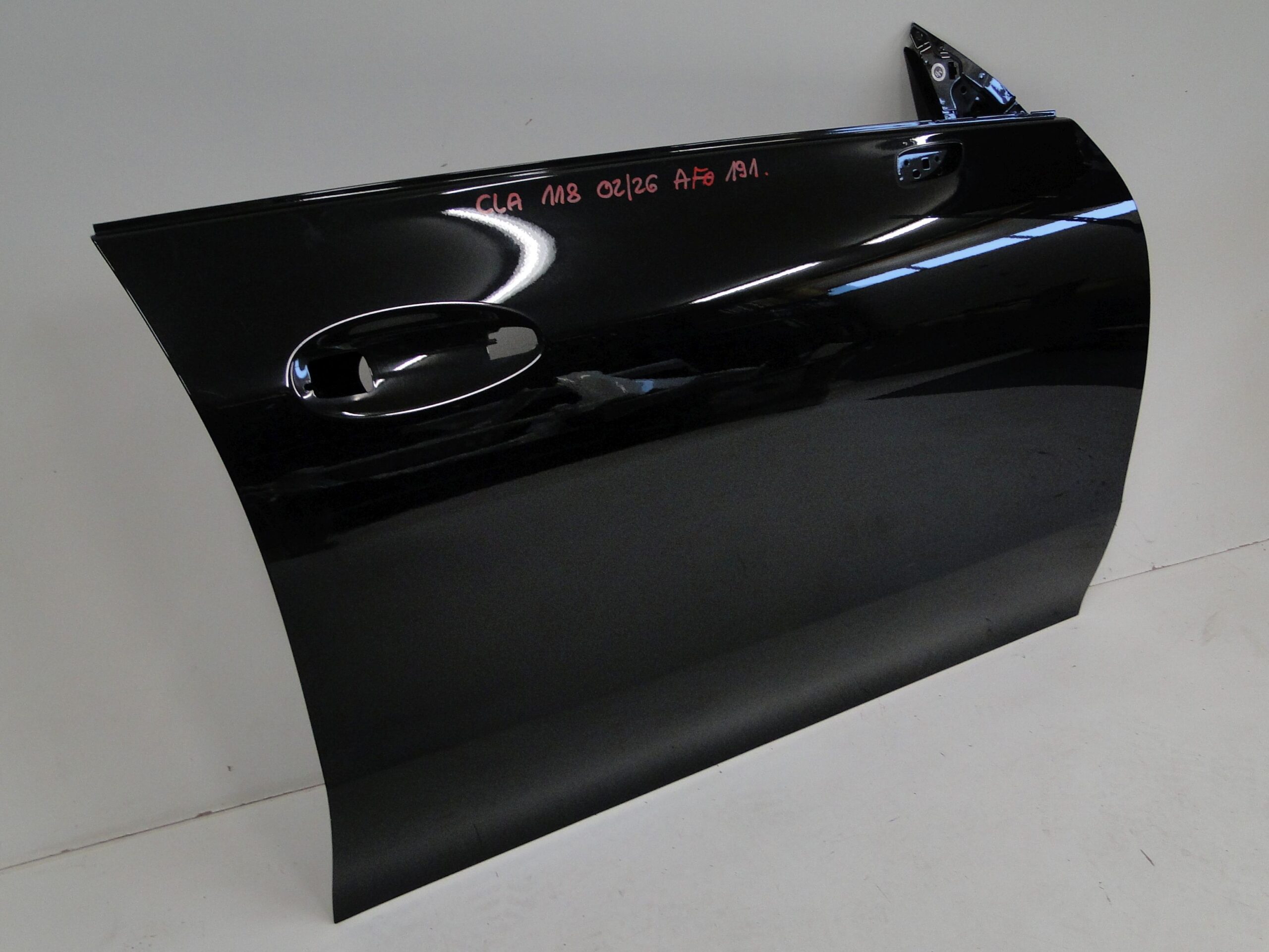 MERCEDES DRZWI PRZEDNIE PRAWE CZARNE 191 PRZÓD PRAWY CLA 118 C118 X118 W118 - obrazek 4