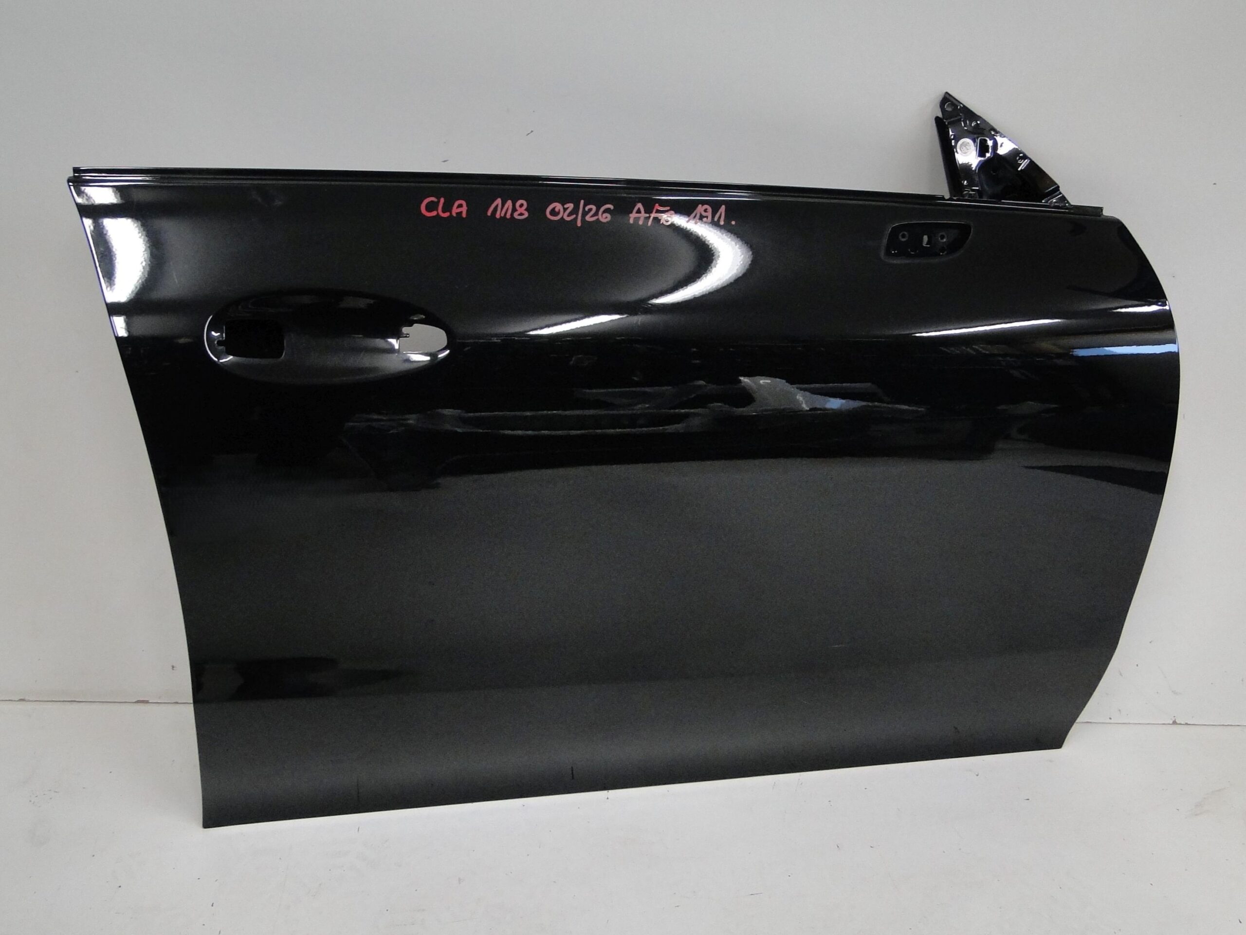 MERCEDES DRZWI PRZEDNIE PRAWE CZARNE 191 PRZÓD PRAWY CLA 118 C118 X118 W118 - obrazek 9