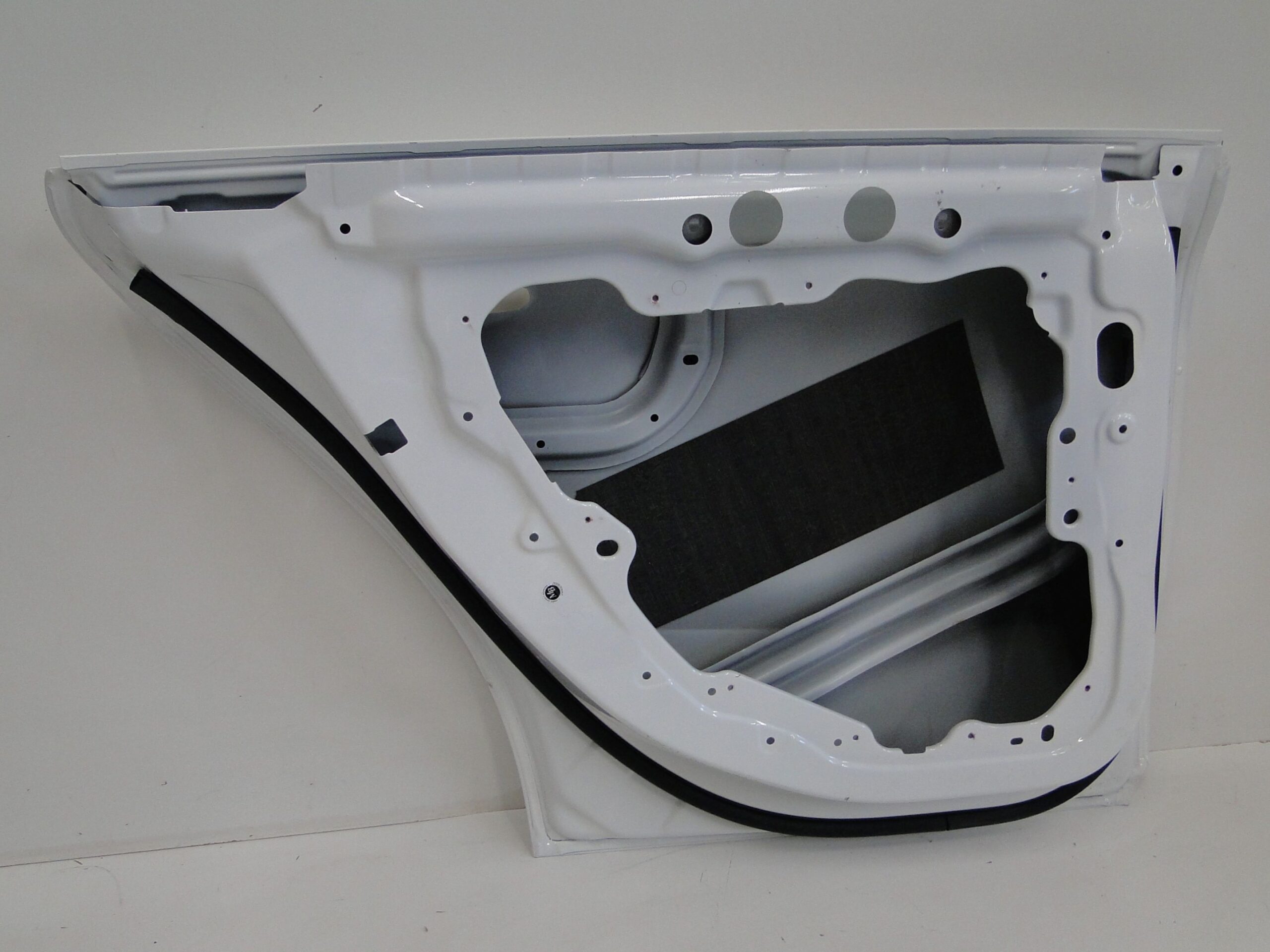 MERCEDES DRZWI TYLNE LEWE BIAŁE 149 TYŁ LEWY CLA 118 C118 X118 W118 - obrazek 12