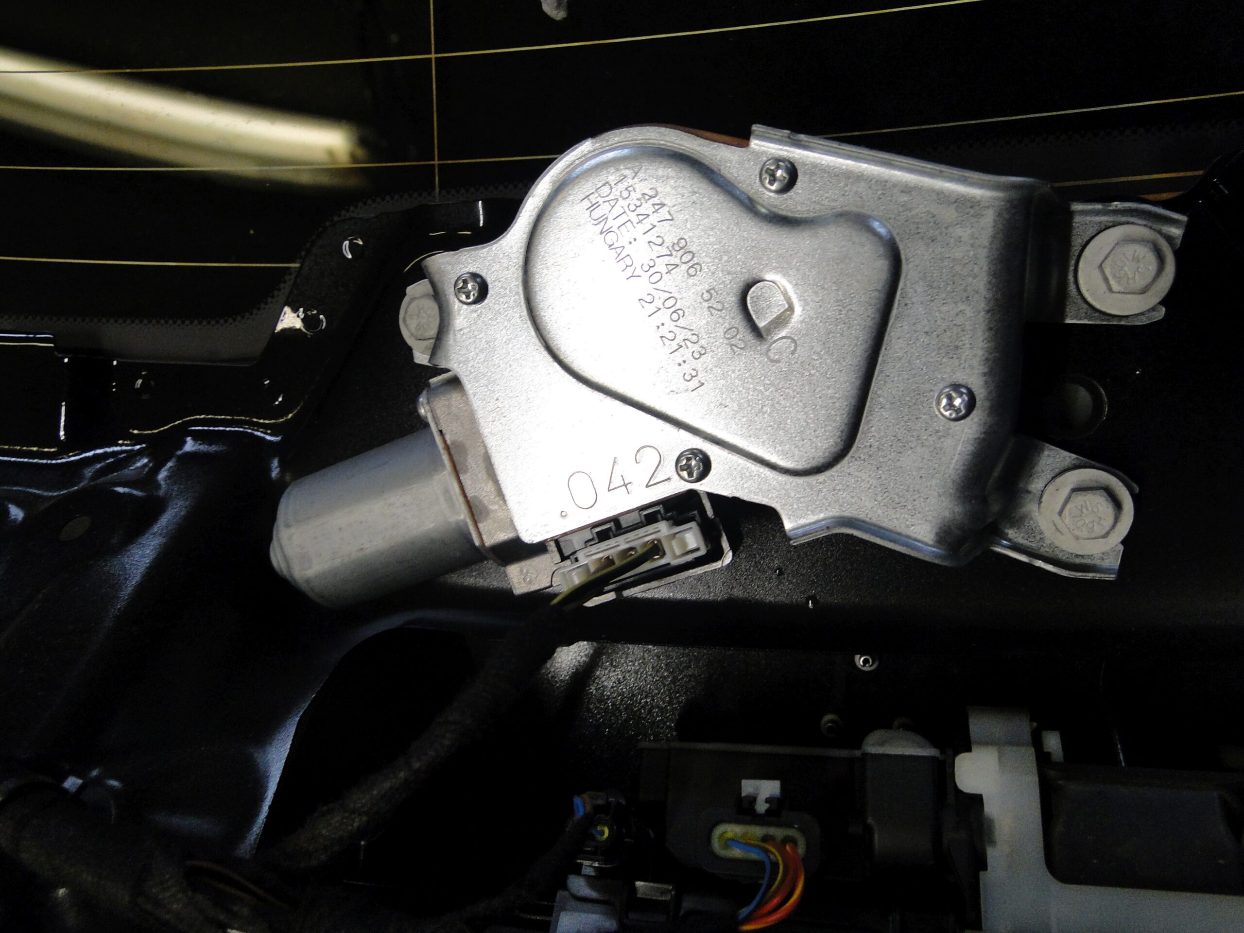 MERCEDES KLAPA TYLNA BAGAŻNIKA SZYBA CZARNA 197 GLC 254 X254 SUV - obrazek 15