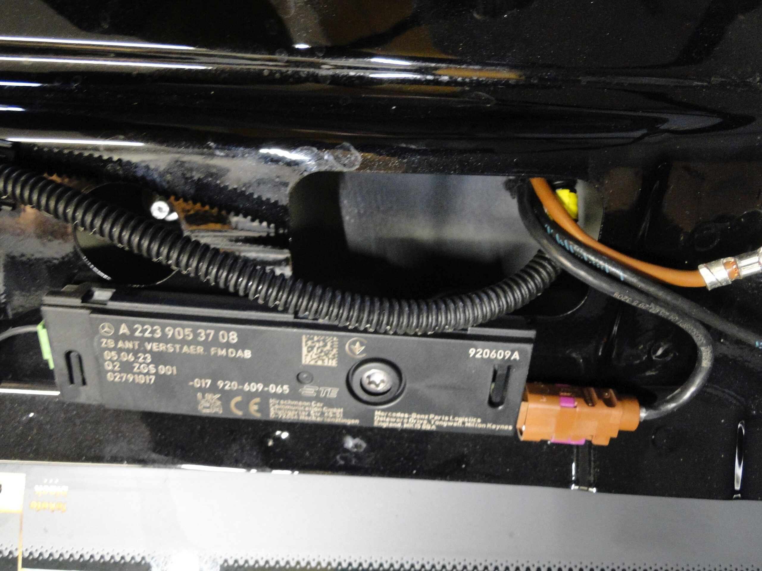 MERCEDES KLAPA TYLNA BAGAŻNIKA SZYBA CZARNA 197 GLC 254 X254 SUV - obrazek 18