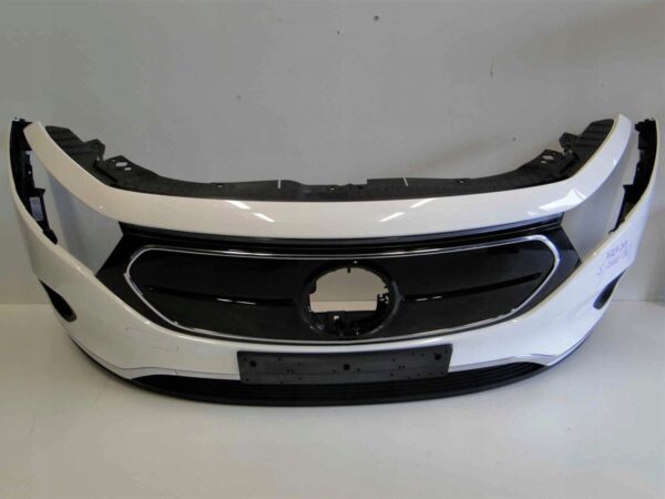 MERCEDES ZDERZAK PRZEDNI BEZ PTS BIAŁY EQA 243 H243 PRZED LIFTEM