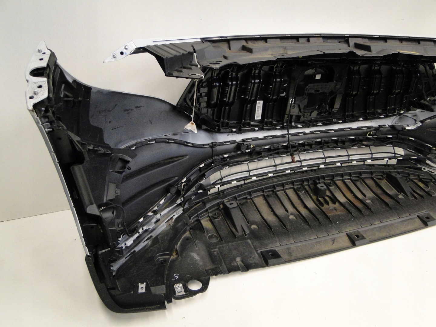 MERCEDES ZDERZAK PRZEDNI AMG PTS BIAŁY 144 EQB 243 X243 PRZED LIFTEM - obrazek 12