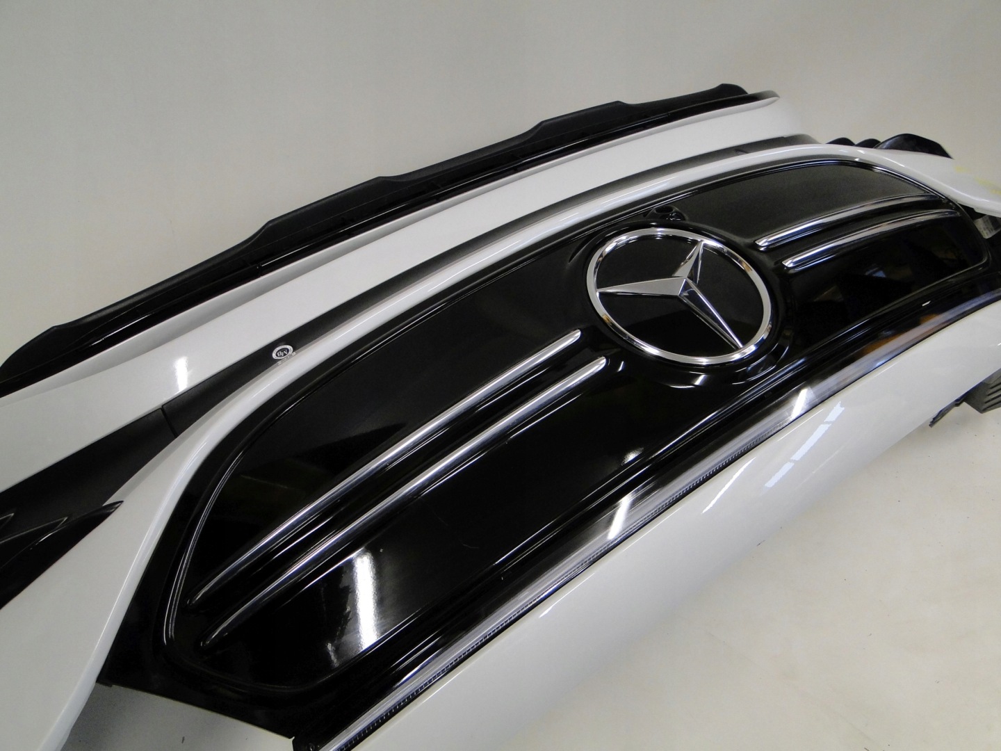 MERCEDES ZDERZAK PRZEDNI AMG PTS BIAŁY 144 EQB 243 X243 PRZED LIFTEM - obrazek 10