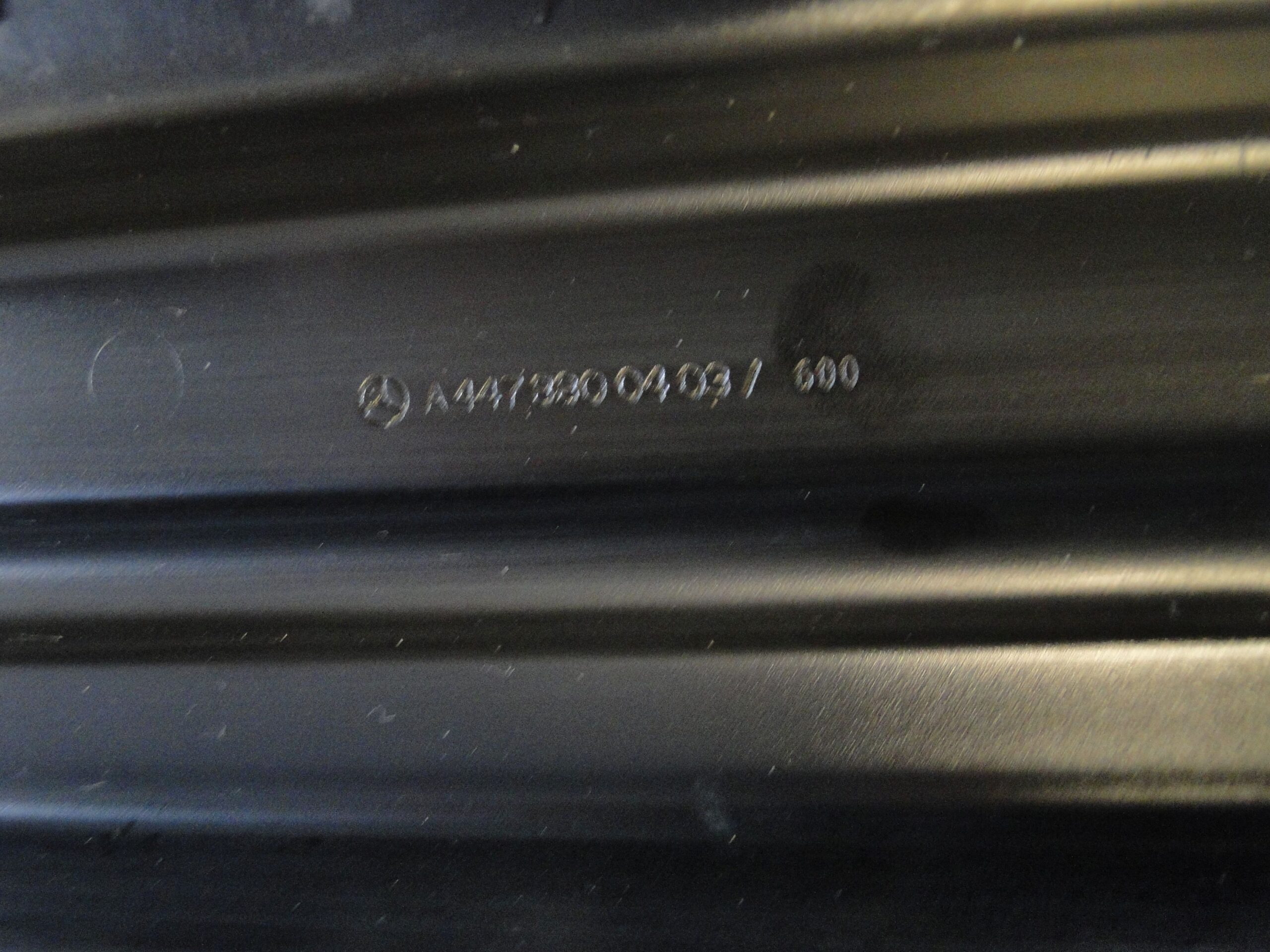 MERCEDES BELKA POD CHŁODNICE WSPORNIK VITO V KLASA 447 W447 II LIFT - obrazek 9