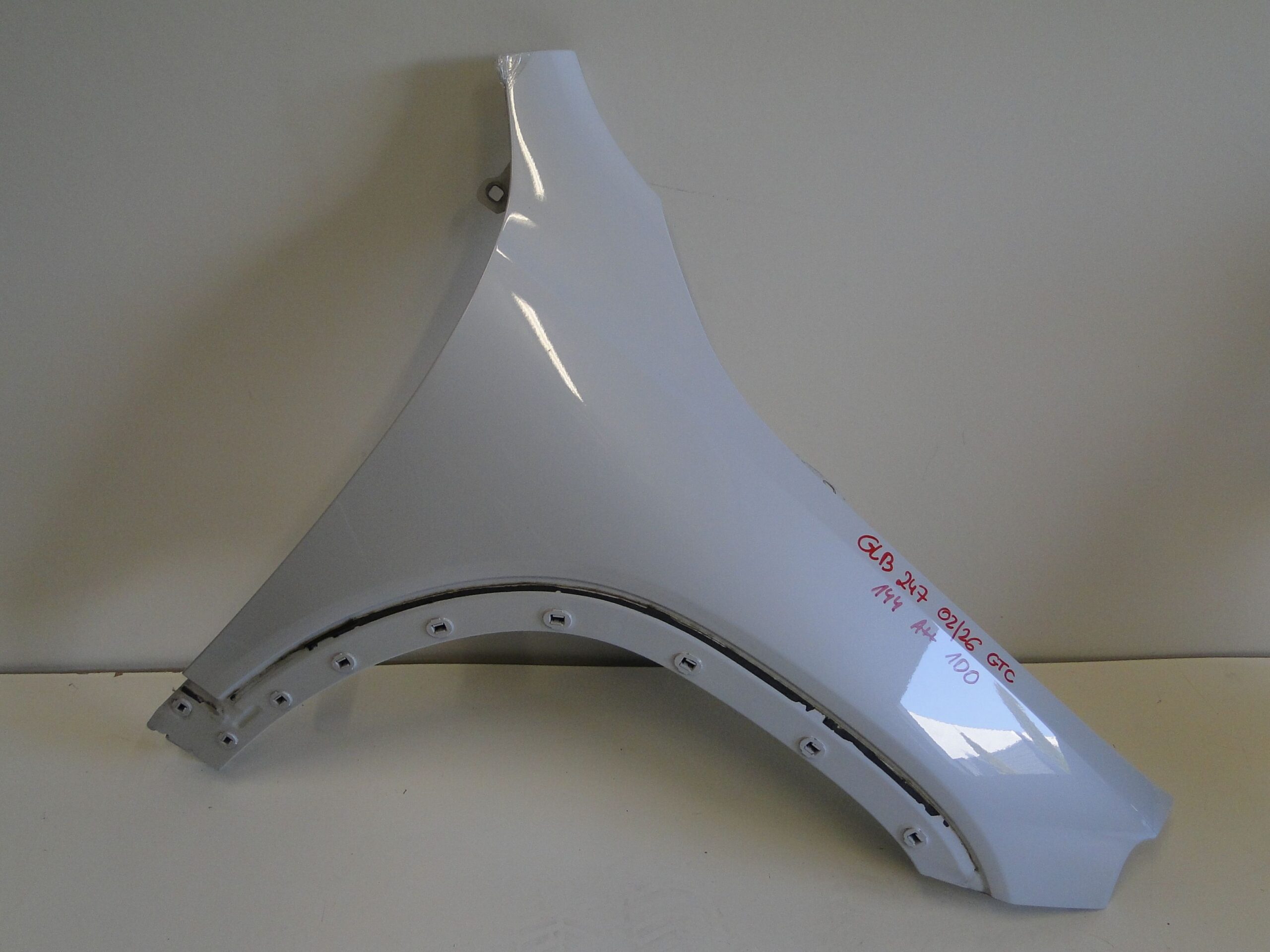 MERCEDES BŁOTNIK PRZEDNI PRAWY BIAŁY 144 PRZÓD GLB 247 X247 - obrazek 6