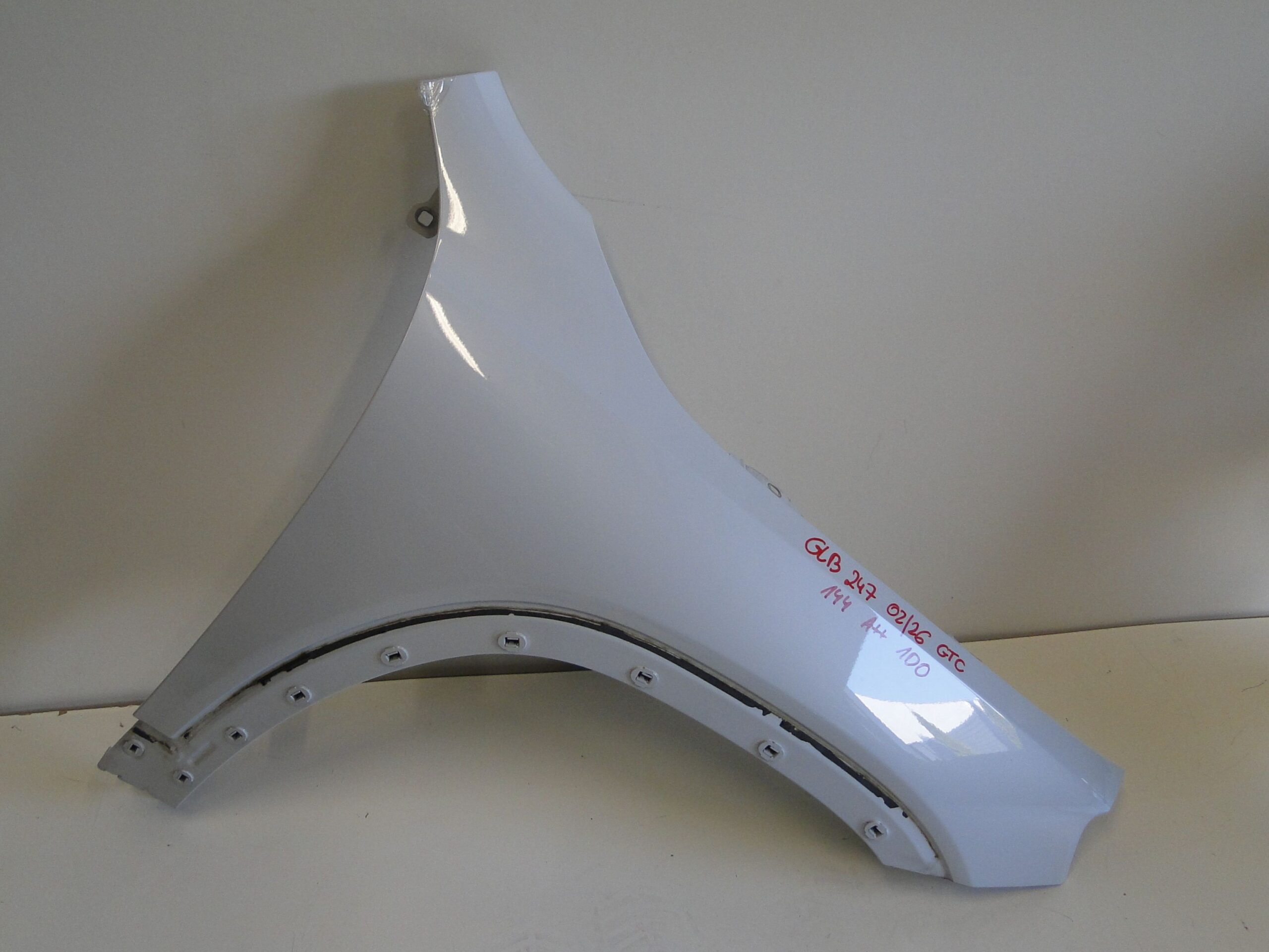 MERCEDES BŁOTNIK PRZEDNI PRAWY BIAŁY 144 PRZÓD GLB 247 X247 - obrazek 5