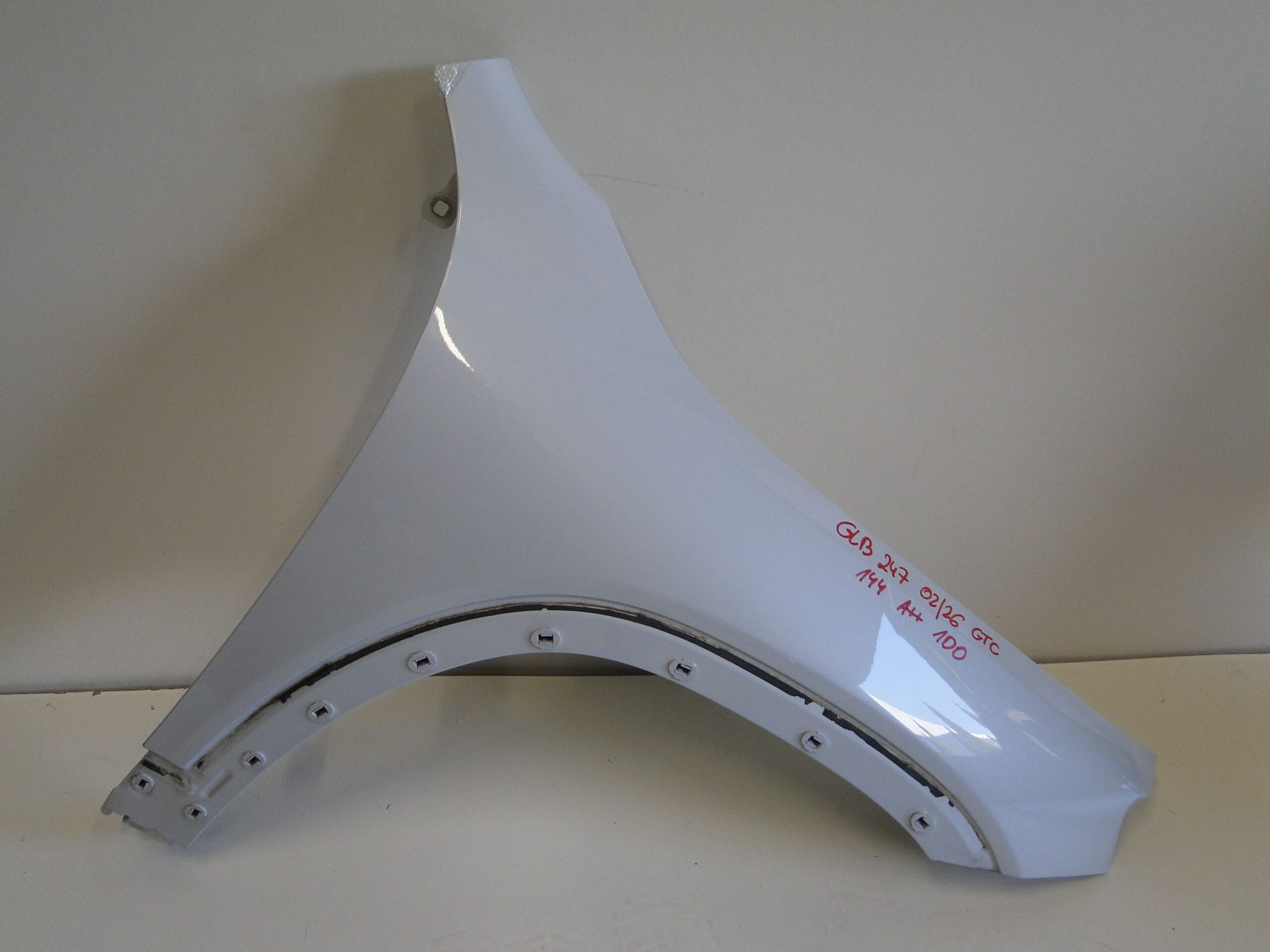 MERCEDES BŁOTNIK PRZEDNI PRAWY BIAŁY 144 PRZÓD GLB 247 X247 - obrazek 4