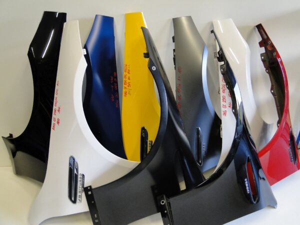 MERCEDES BŁOTNIK PRZEDNI LEWY CZARNY 197 PRZÓD AMG GT X290 290