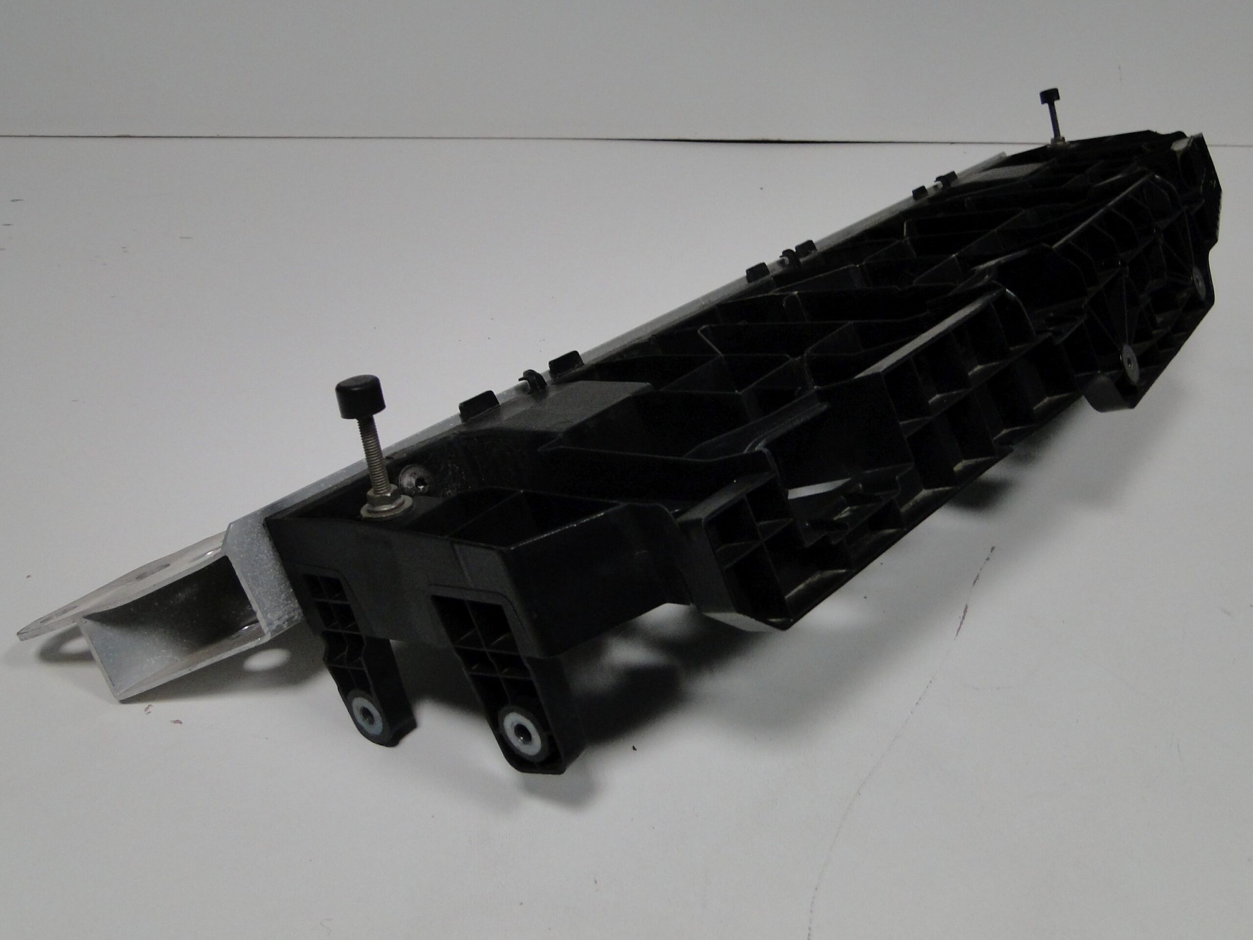 MERCEDES PAS PRZEDNI CZOŁOWY WZMONCNIENIE BELKA GÓRNA EQE 295 V295 - obrazek 2