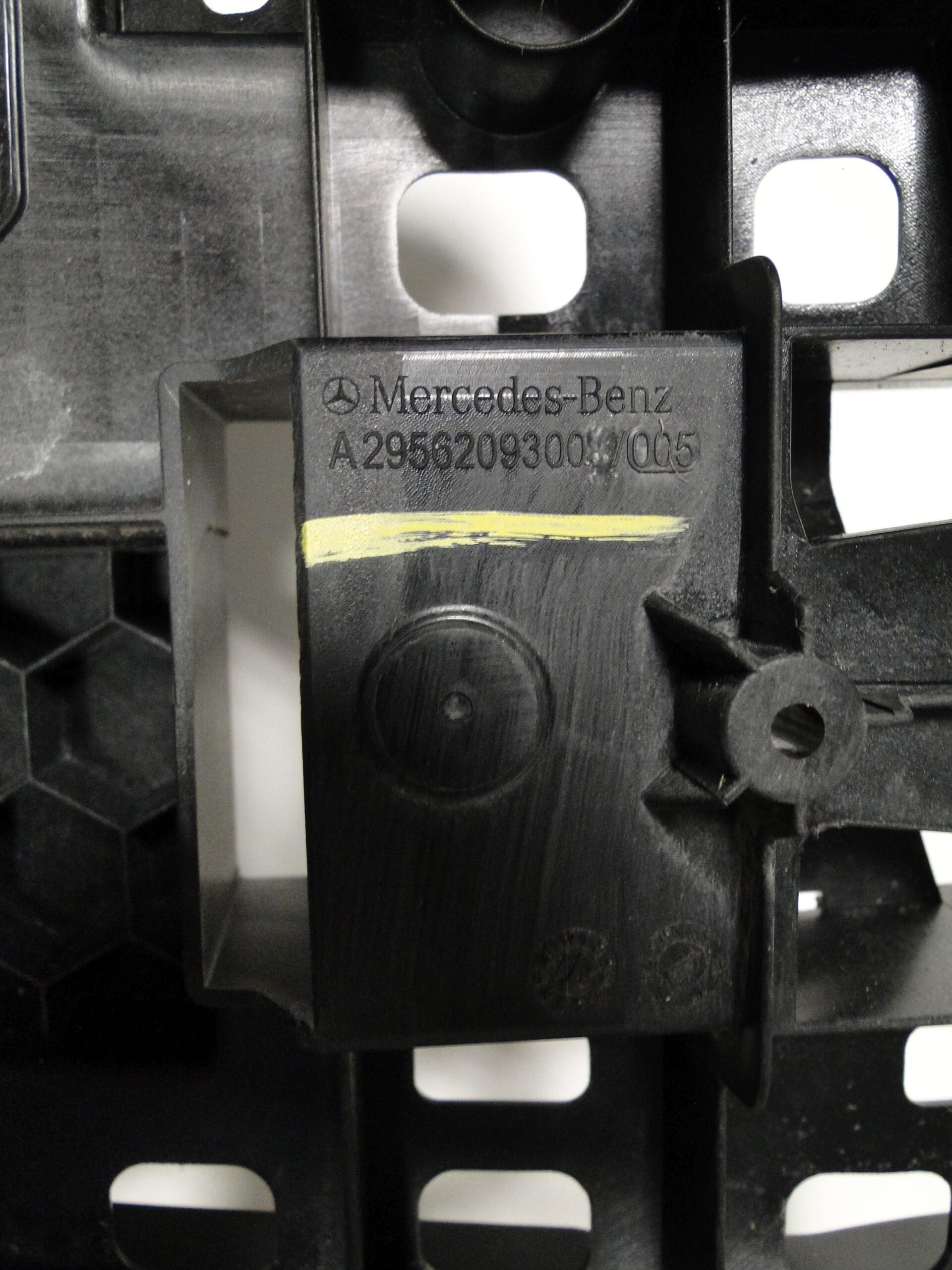 MERCEDES PAS PRZEDNI CZOŁOWY WZMONCNIENIE BELKA GÓRNA EQE 295 V295 - obrazek 11