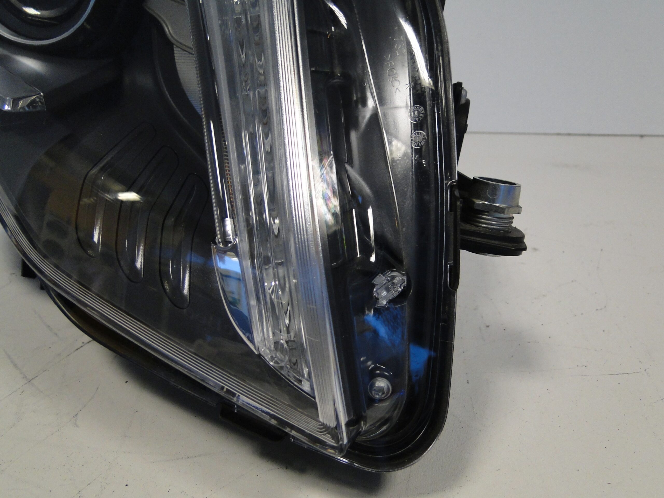 MERCEDES LAMPA PRAWA PRZEDNIA XENON KSENON GLK X204 204 LIFT - obrazek 3