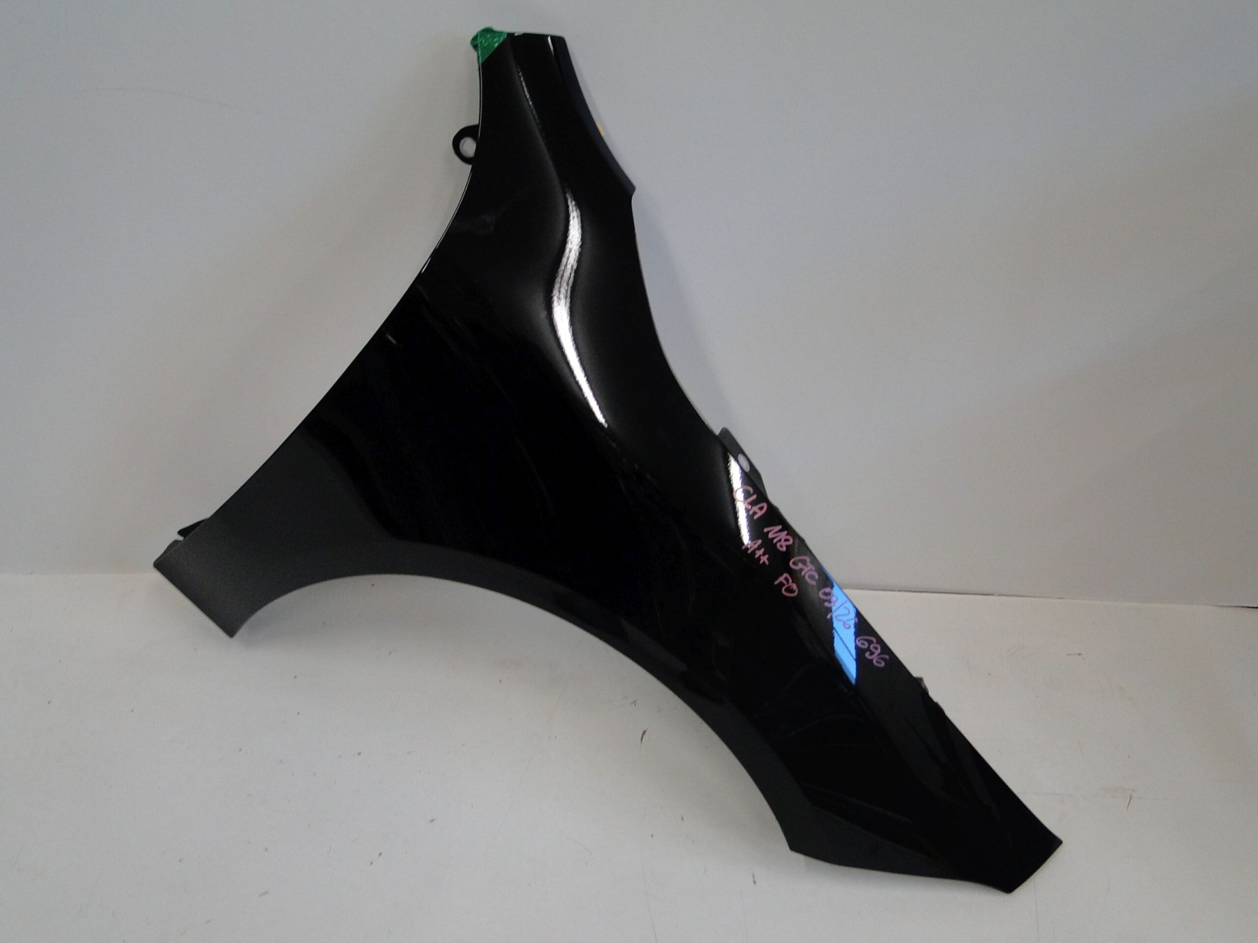 MERCEDES BŁOTNIK PRAWY PRZEDNI CZARNY 696 CLA 118 C118 X118 W118 - obrazek 7