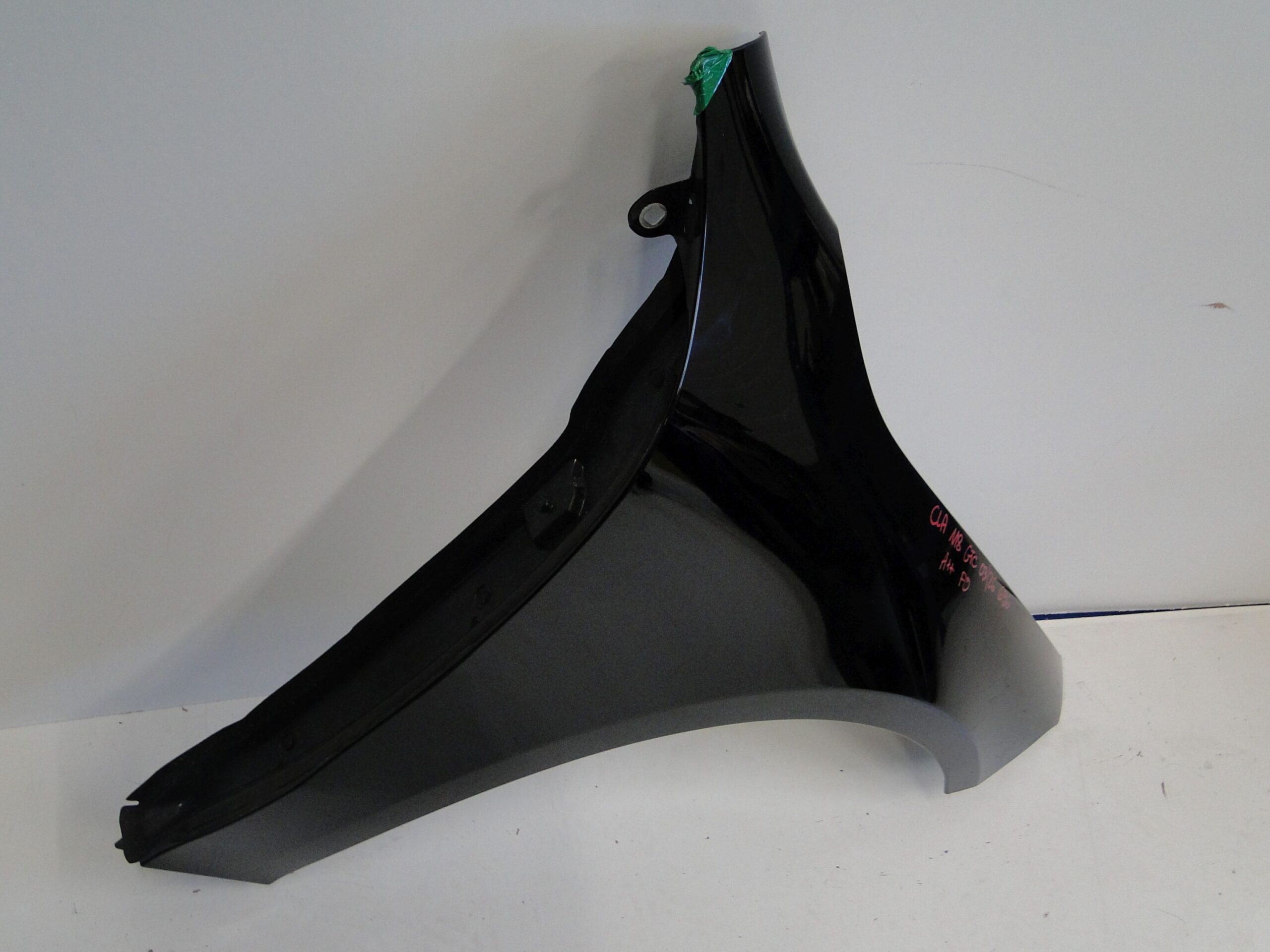 MERCEDES BŁOTNIK PRAWY PRZEDNI CZARNY 696 CLA 118 C118 X118 W118 - obrazek 8