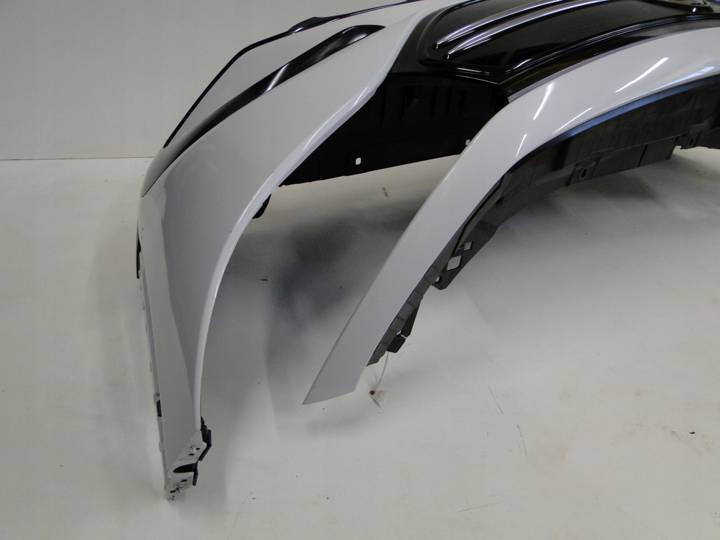 MERCEDES ZDERZAK PRZEDNI AMG PTS BIAŁY 144 EQB 243 X243 PRZED LIFTEM - obrazek 7