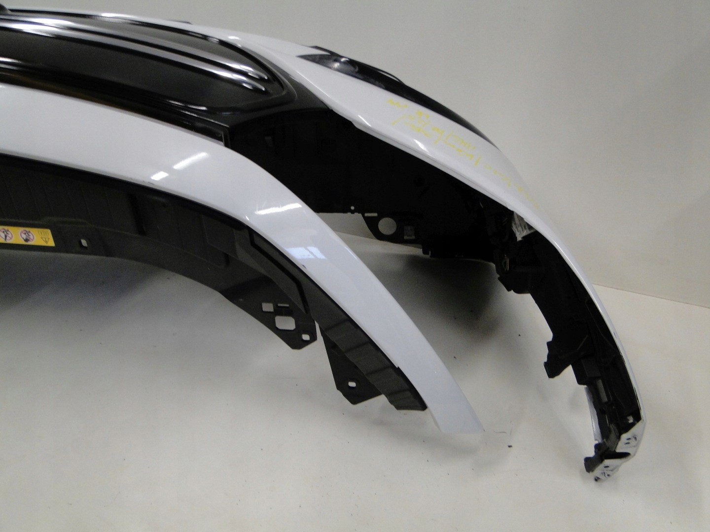 MERCEDES ZDERZAK PRZEDNI AMG PTS BIAŁY 144 EQB 243 X243 PRZED LIFTEM - obrazek 9